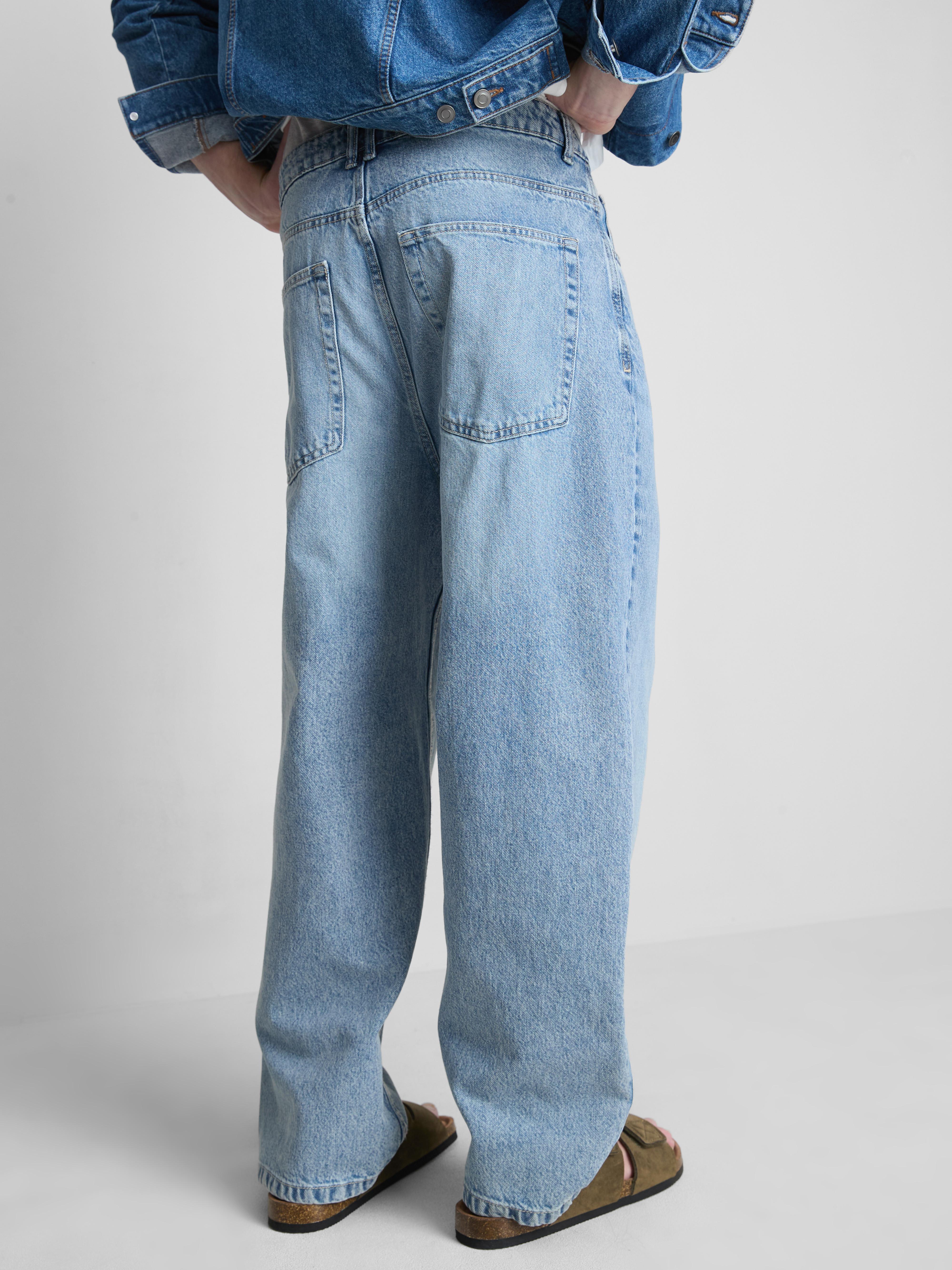 Mid-Rise Baggy Jeans