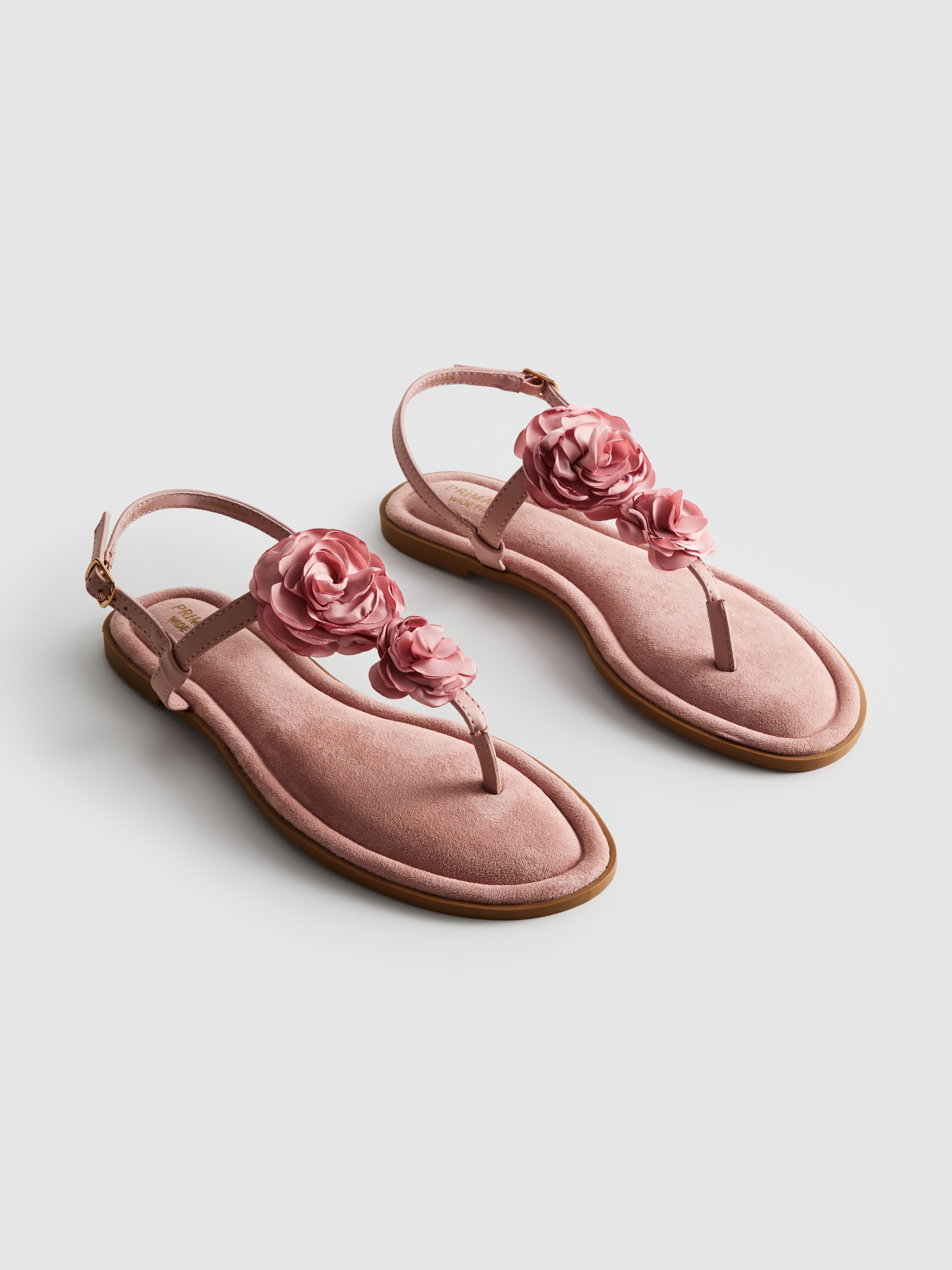 Sandálias apliques florais modelo largo