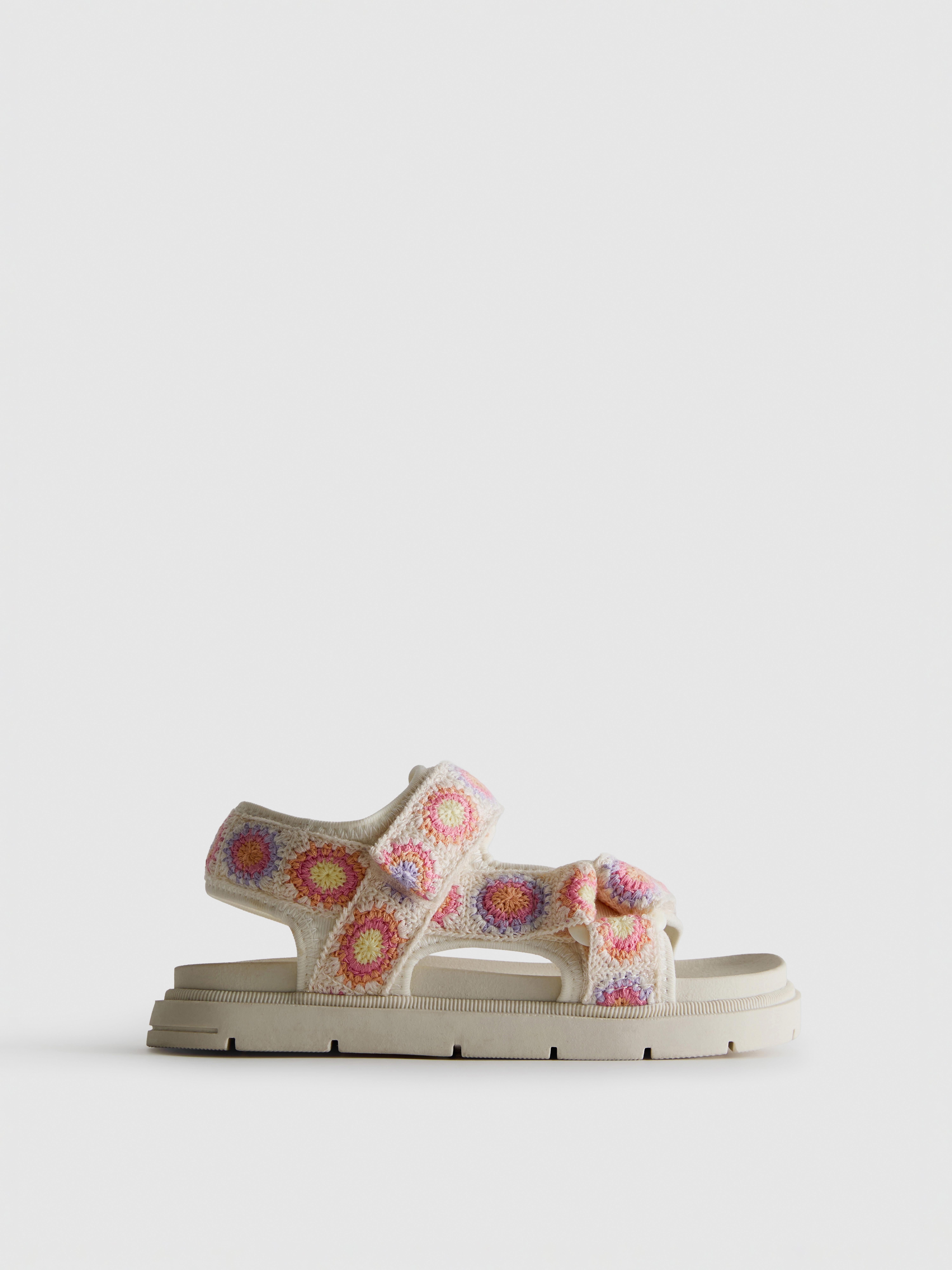 Sandálias tira dupla croché