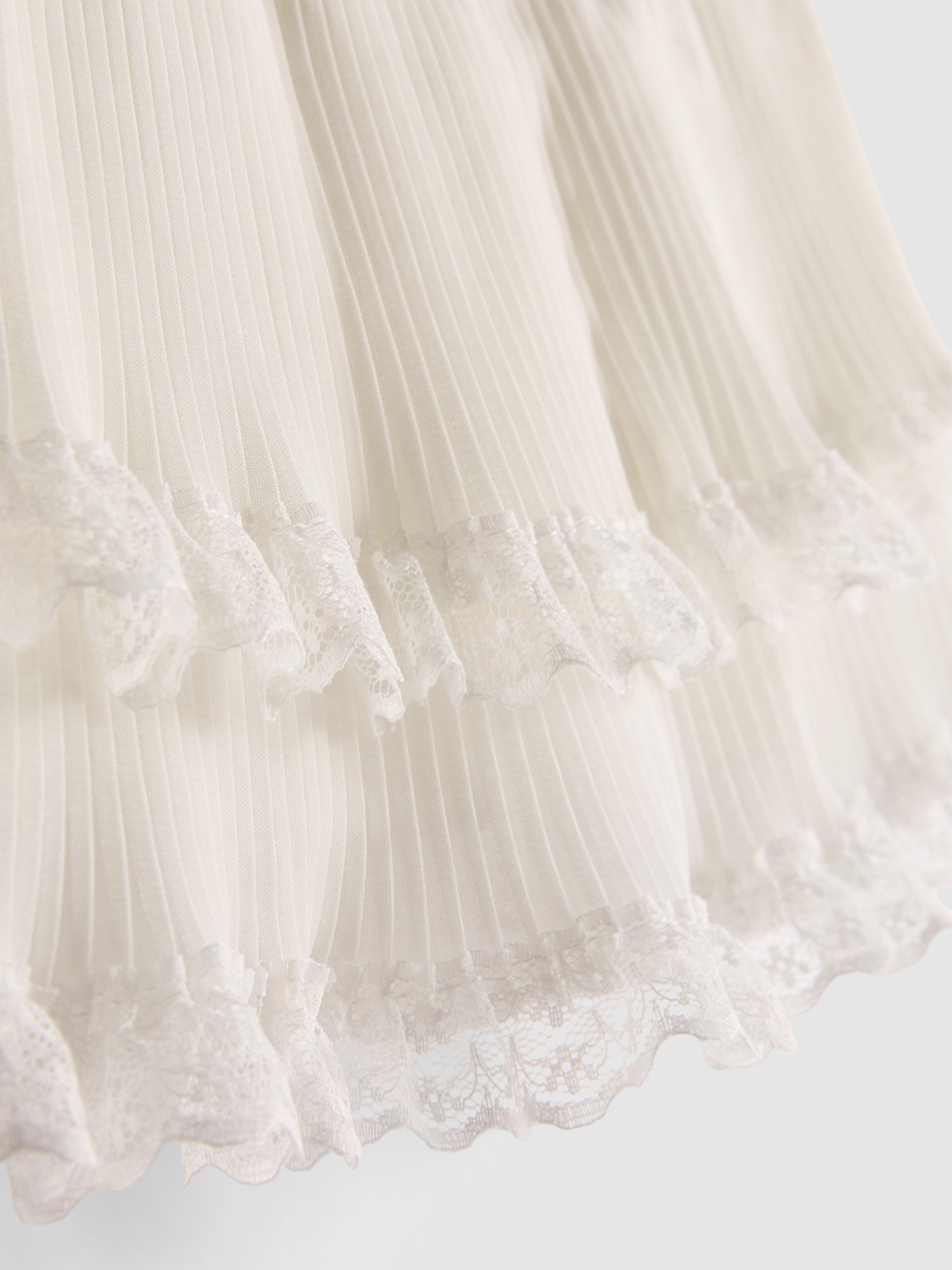 Tiered Lace Trim Belt