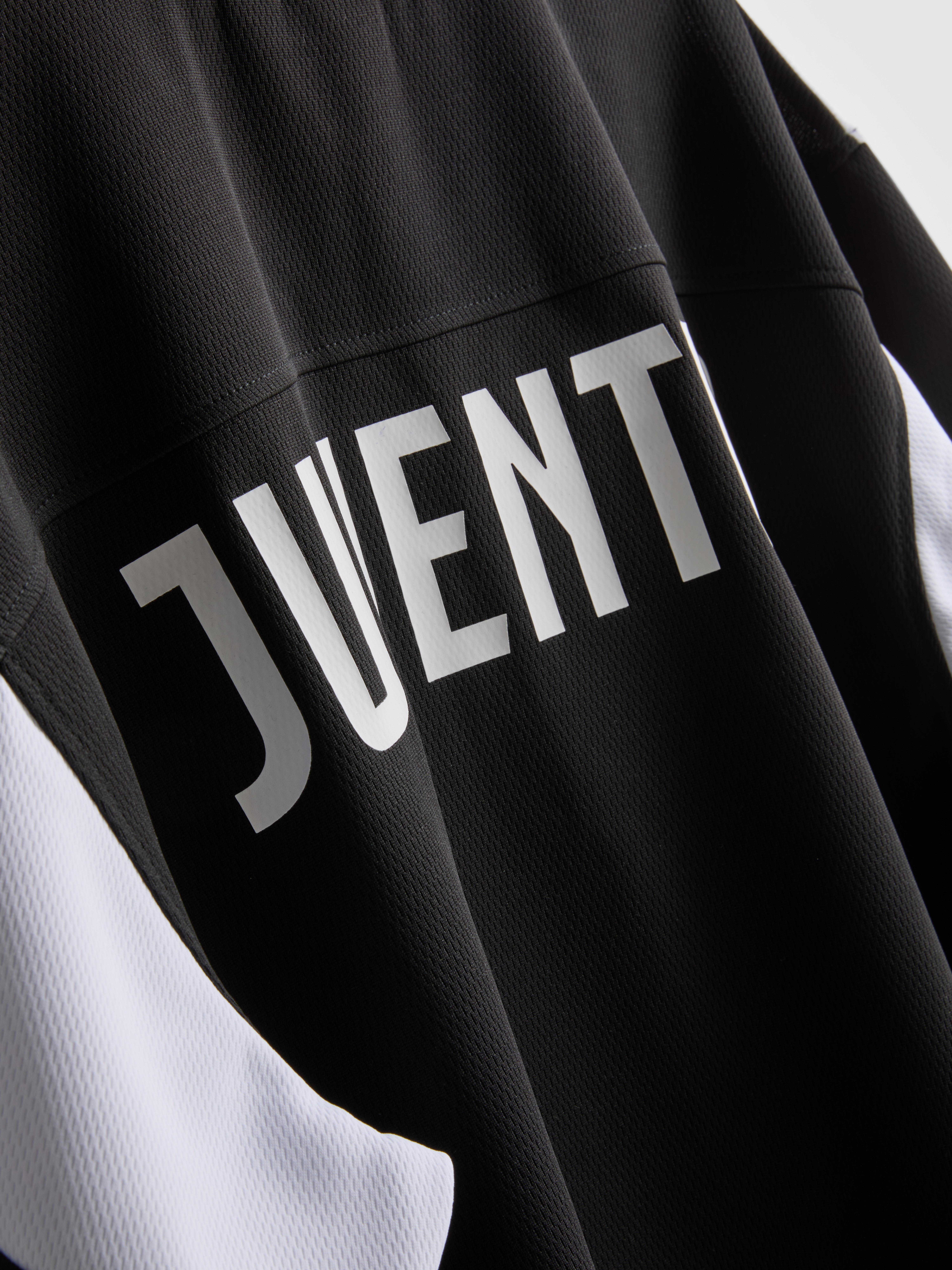 Men's Black Juventus F.C Mesh T-Shirt