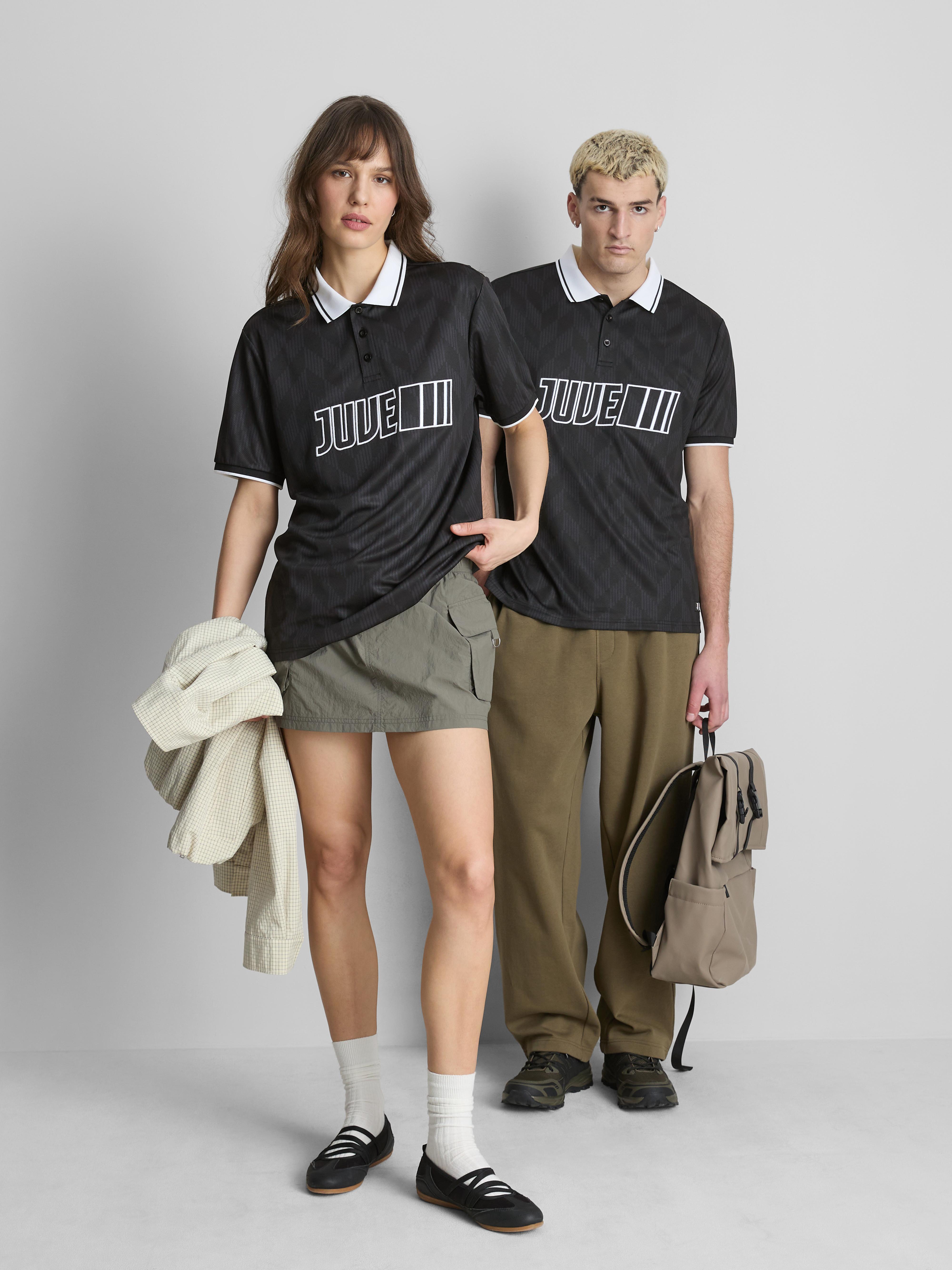 Juventus F.C Long Sleeve T-Shirt