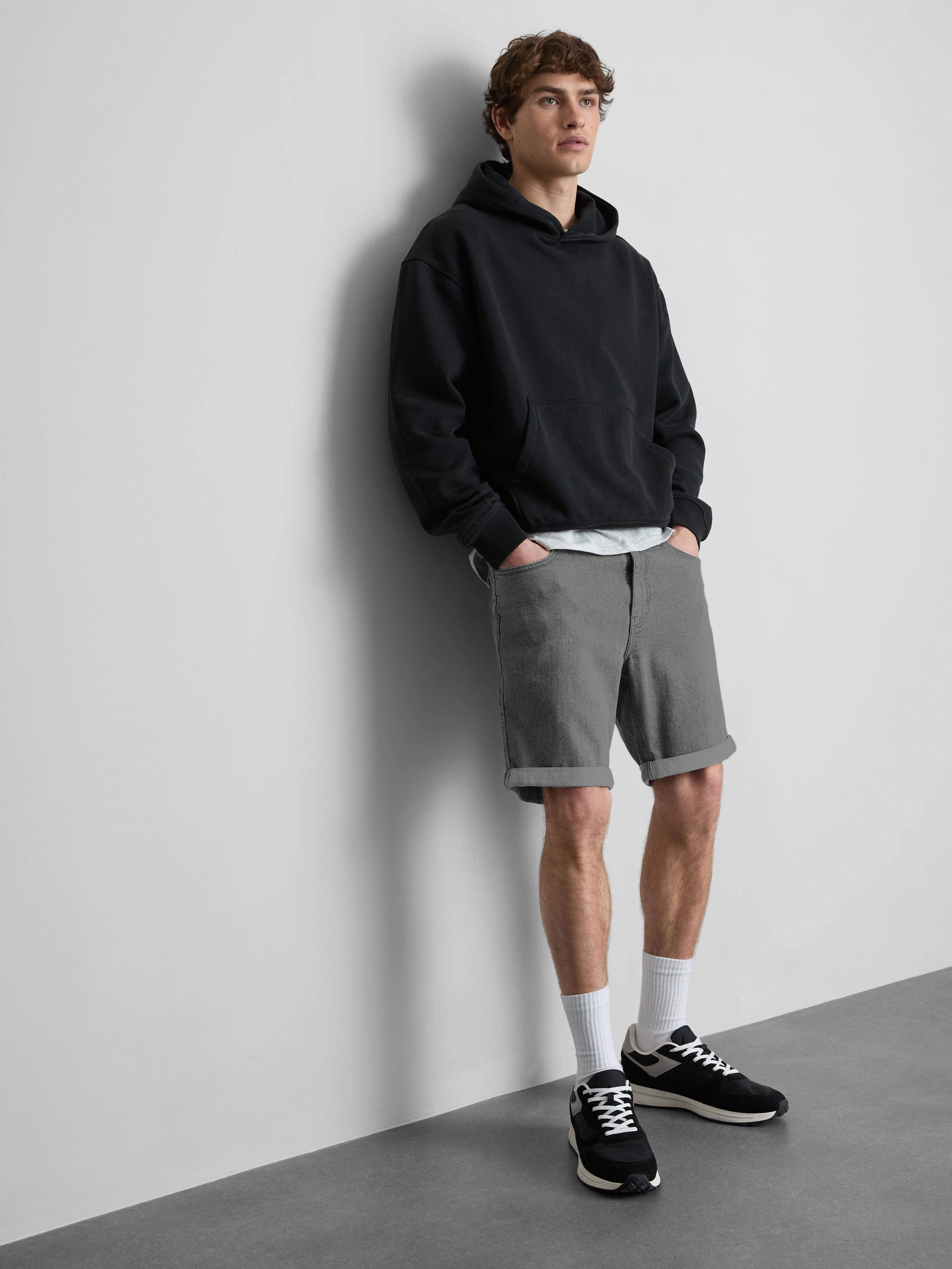 Pantaloni scurți mulați din denim cu talie medie