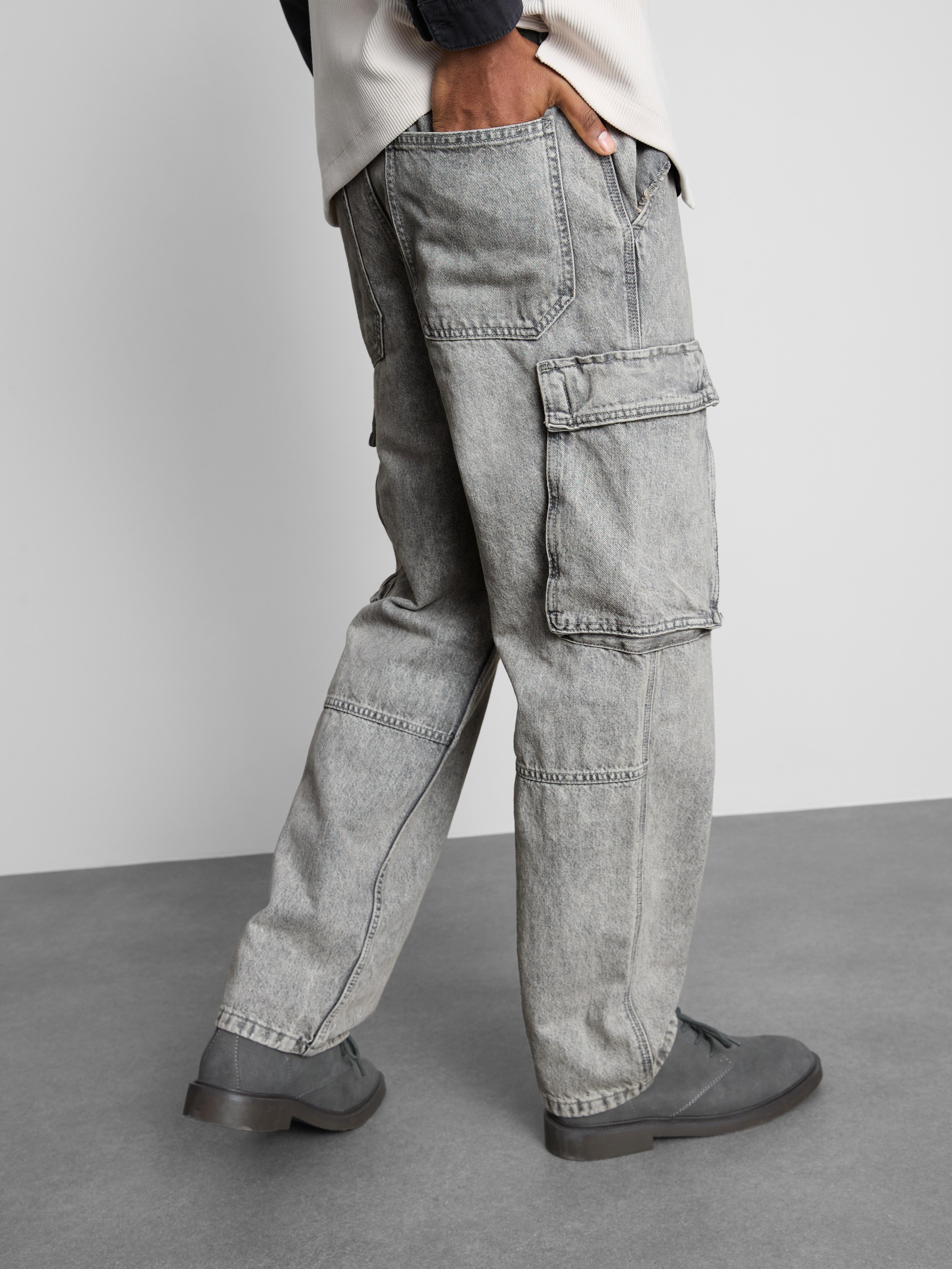 Cargo džíny se středně vysokým pasem a širšími nohavicemi