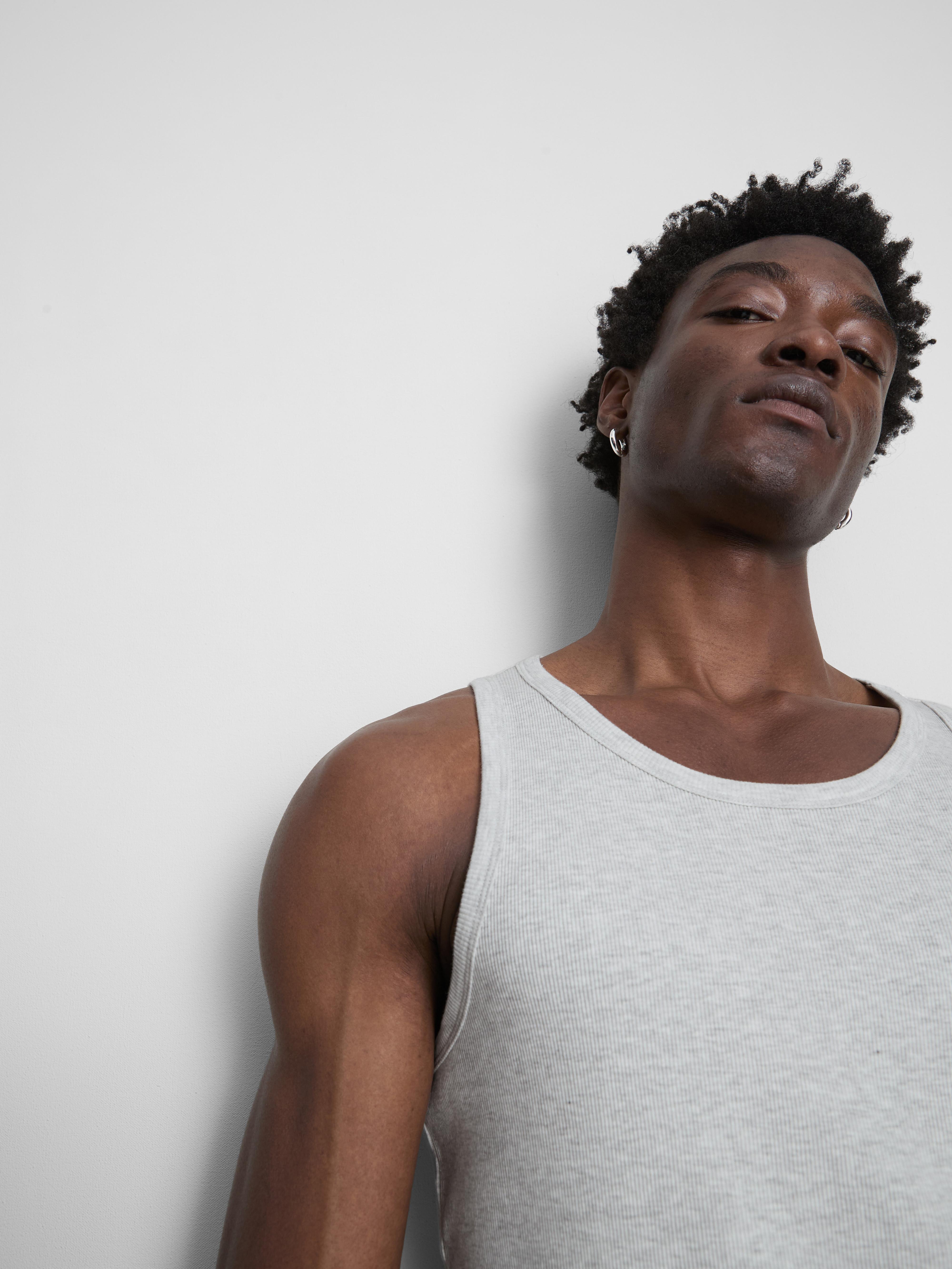 Prążkowana koszulka bez rękawów