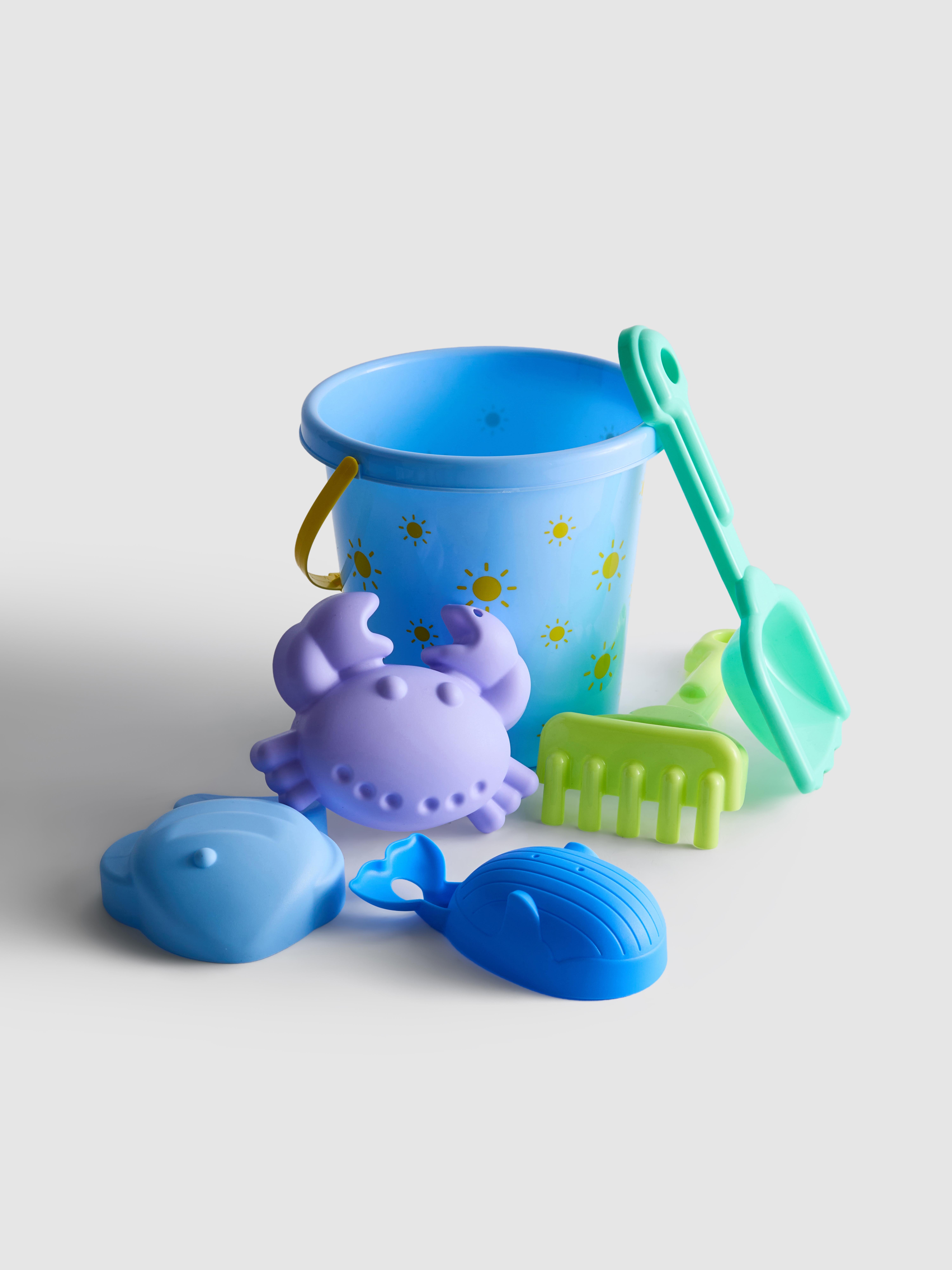 Zestaw na plażę z wiaderkiem i zabawkami