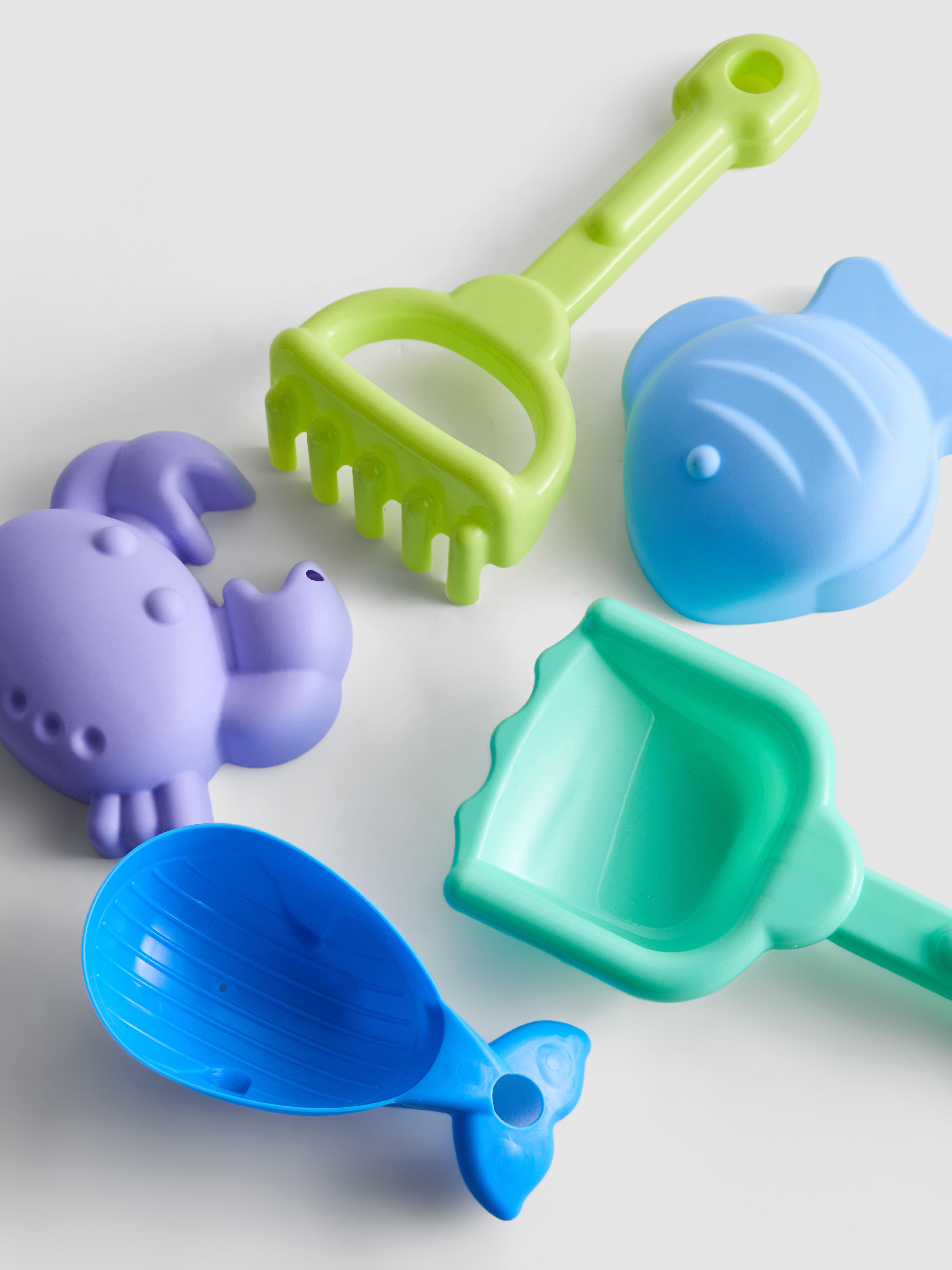 Zestaw na plażę z wiaderkiem i zabawkami