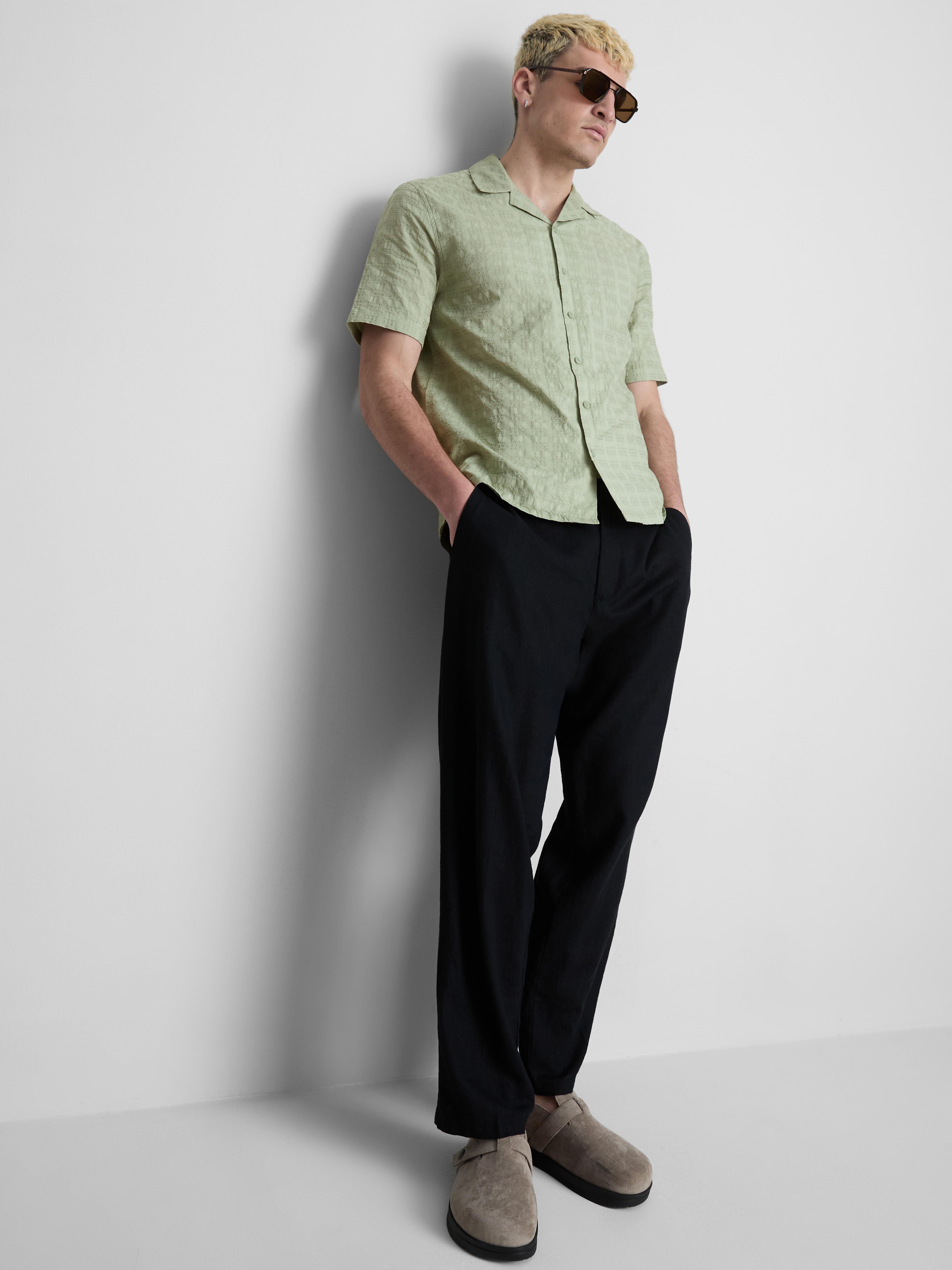 Texturovaná košile s širokým límcem