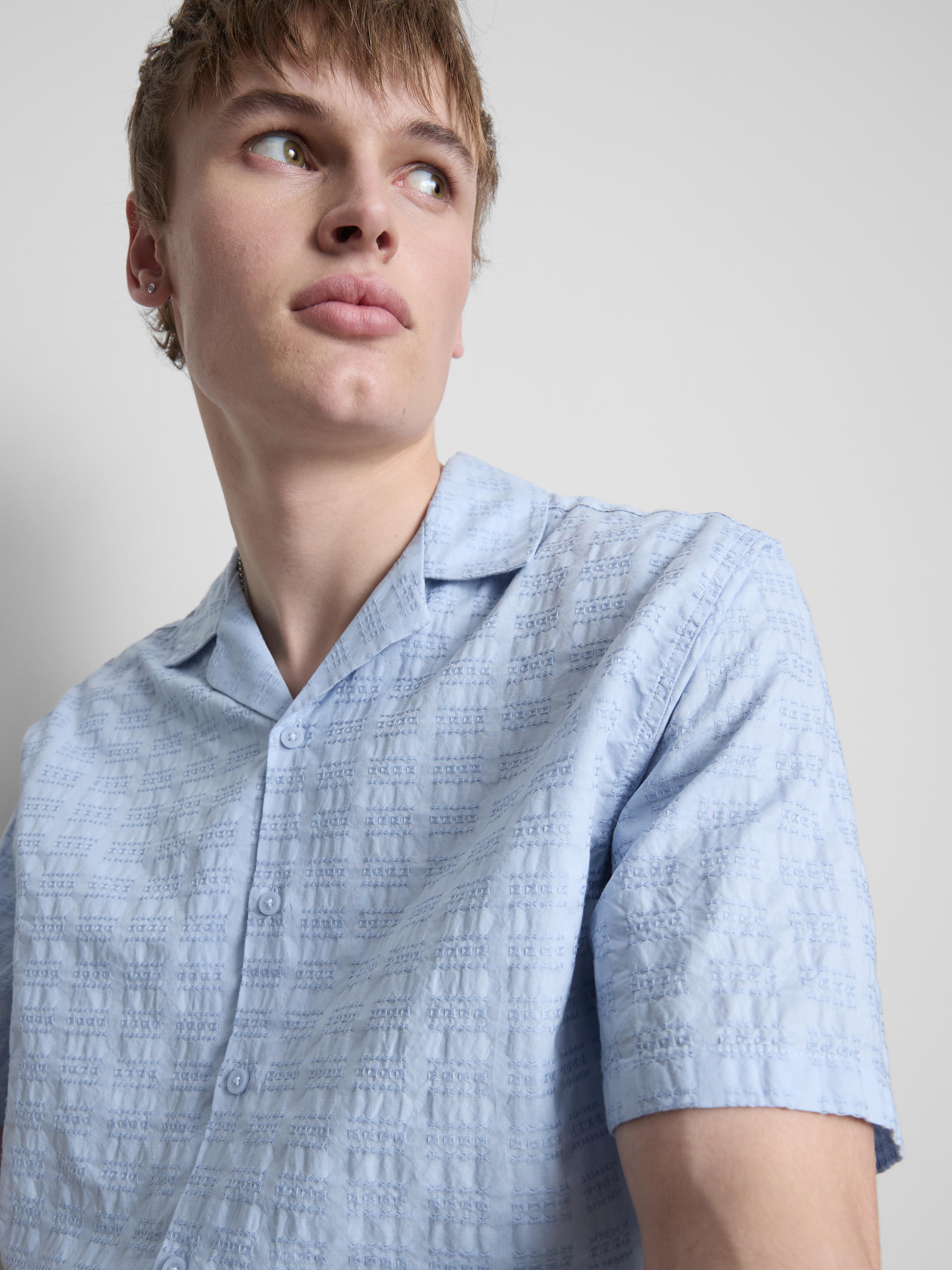 Textured Short-Sleeve Button-Up Shirt