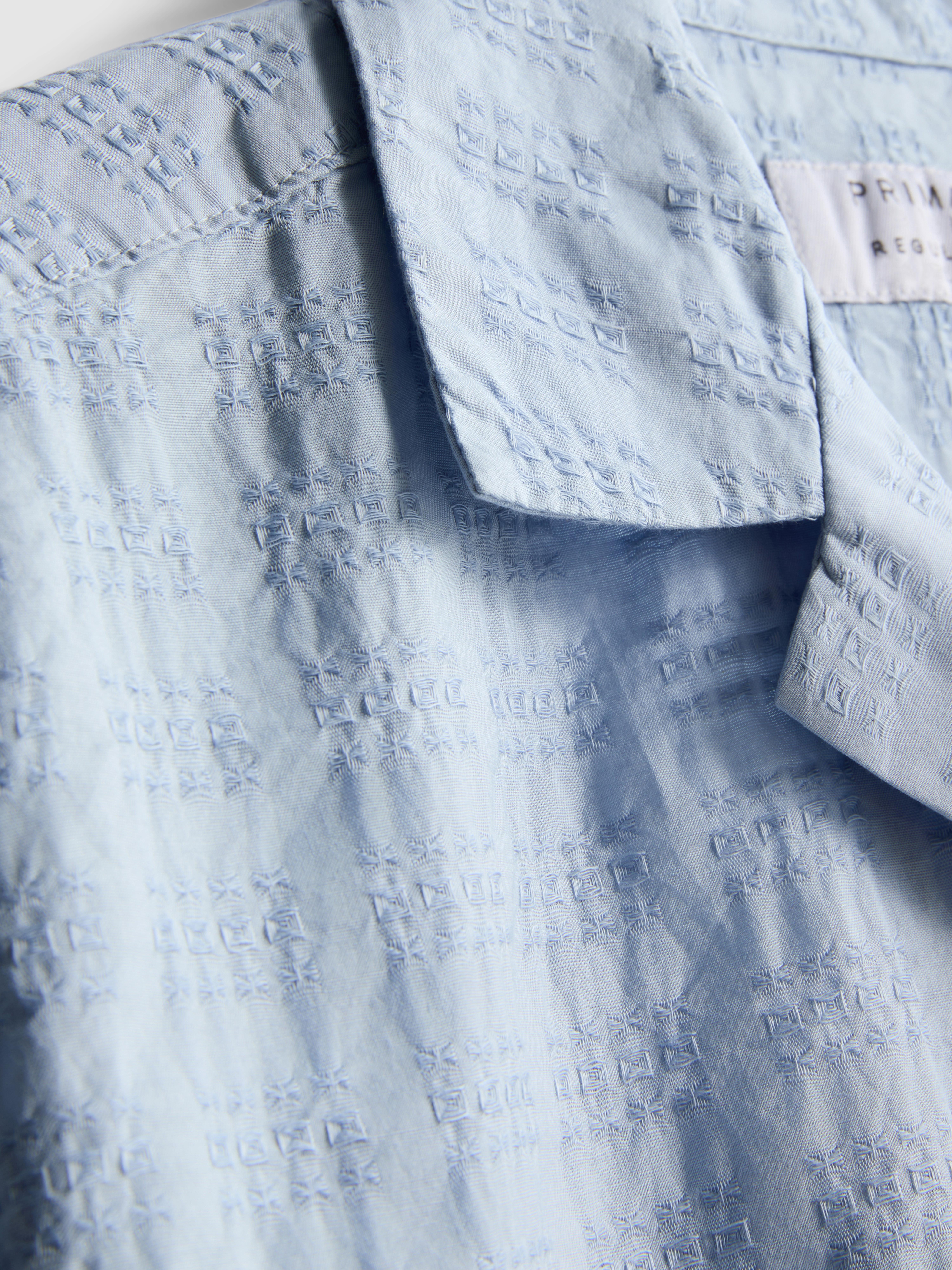 Textured Short-Sleeve Button-Up Shirt