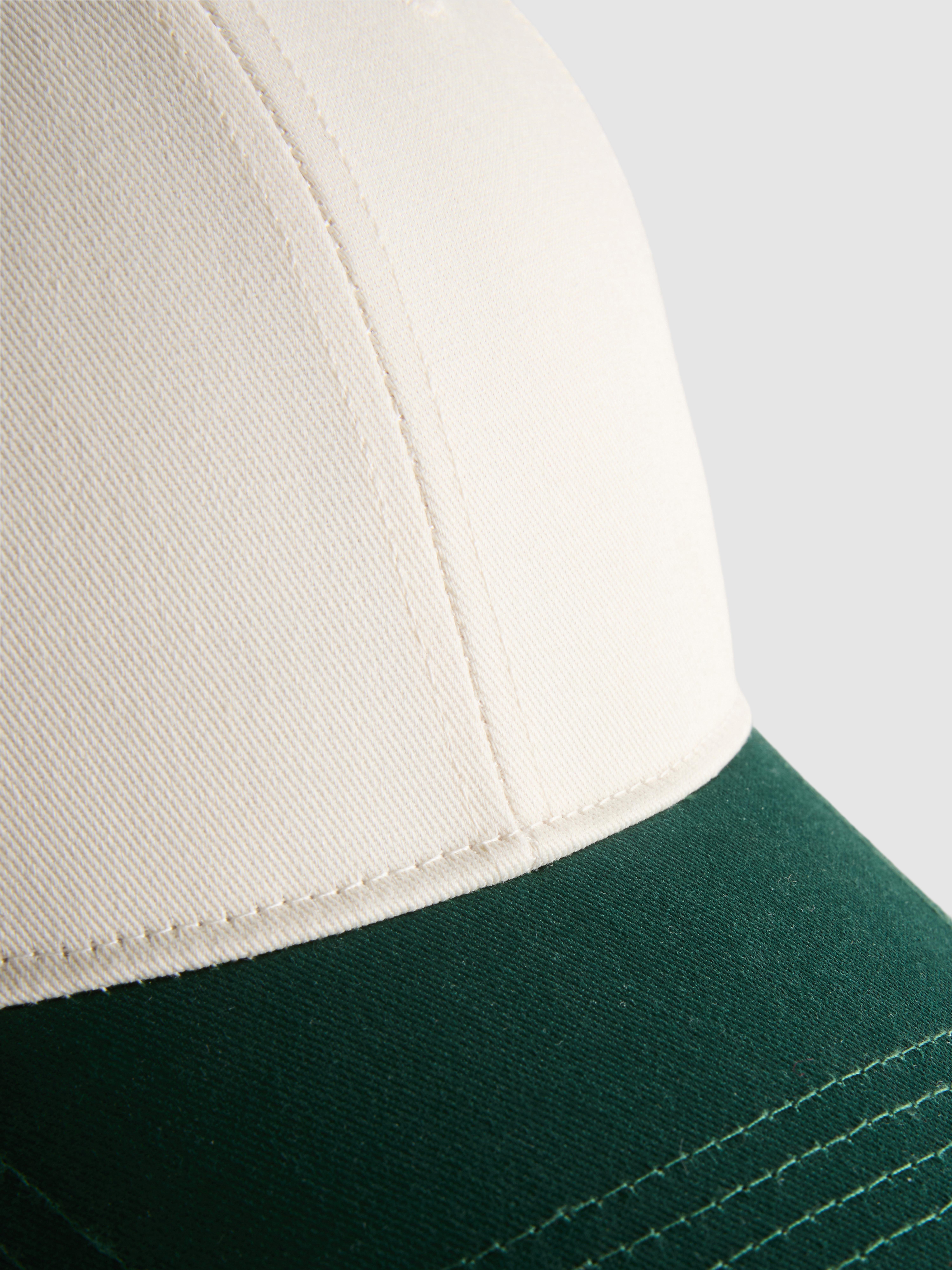 Gorra de béisbol bicolor