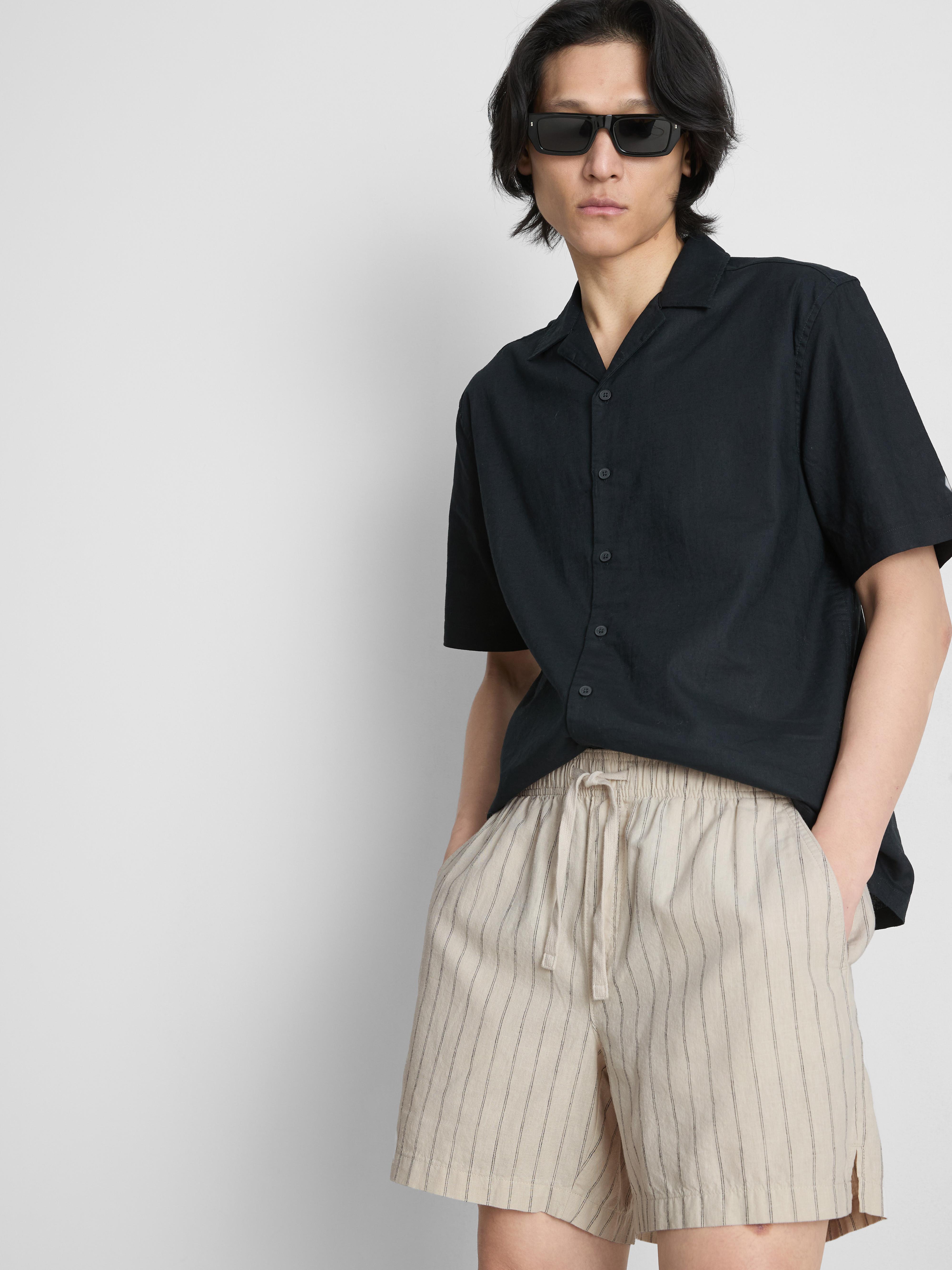 Gestreifte Shorts aus Leinengemisch