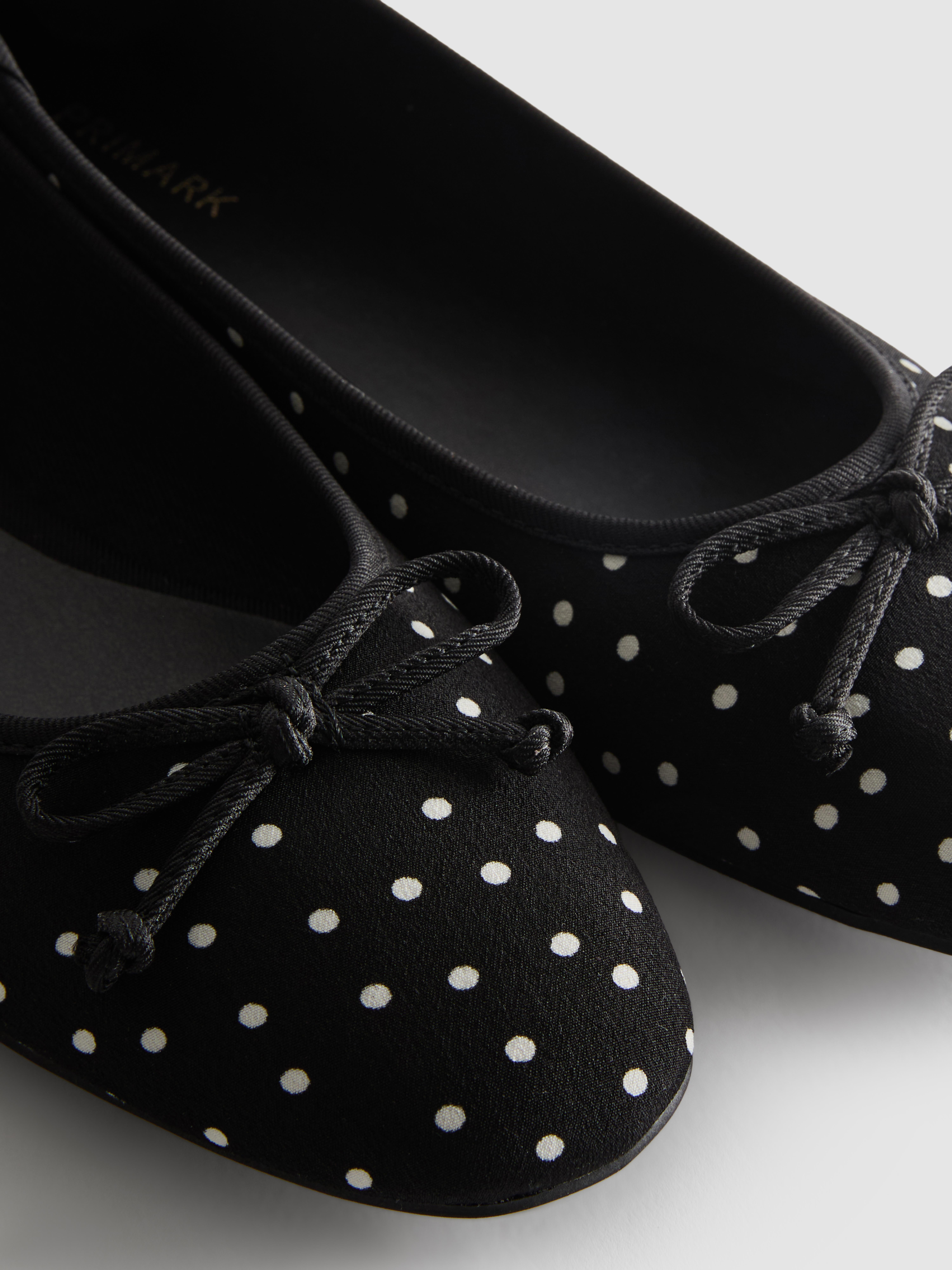 Women's Black/White Bow Ballet Pumps