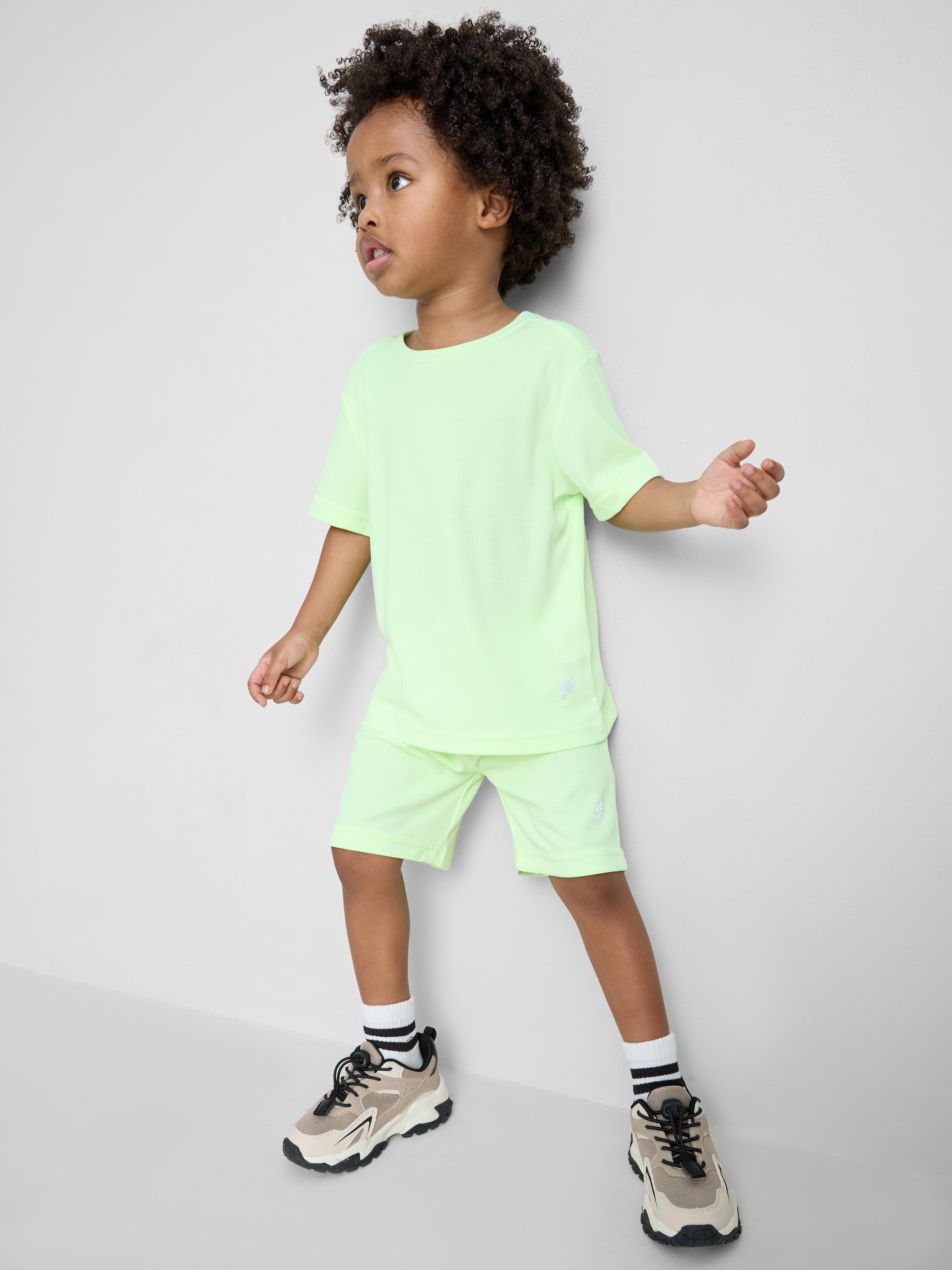 1,5-7 jr | Sportset van T-shirt en short