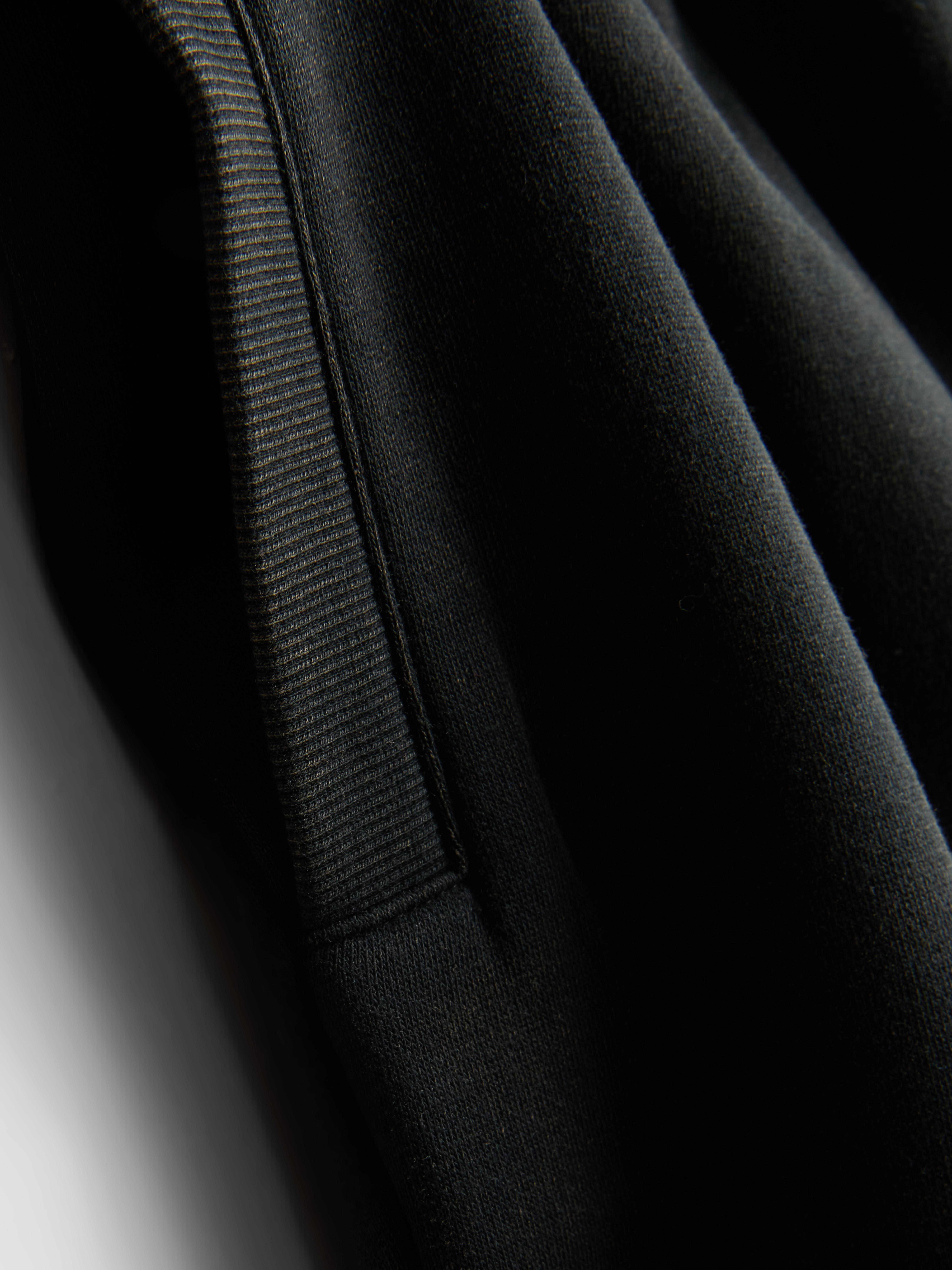 Verwaschene Shorts mit elastischem Bund