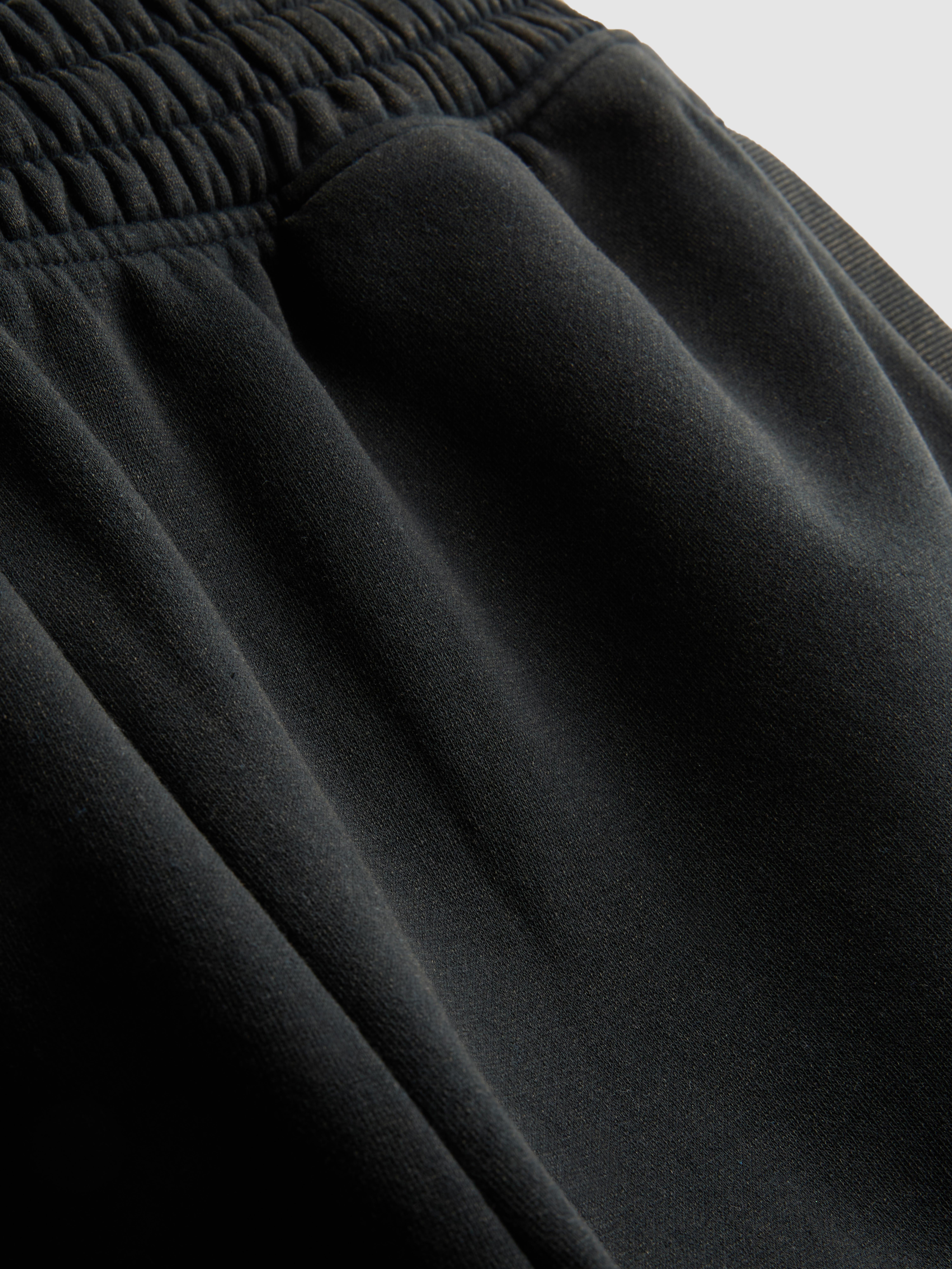 Verwaschene Shorts mit elastischem Bund