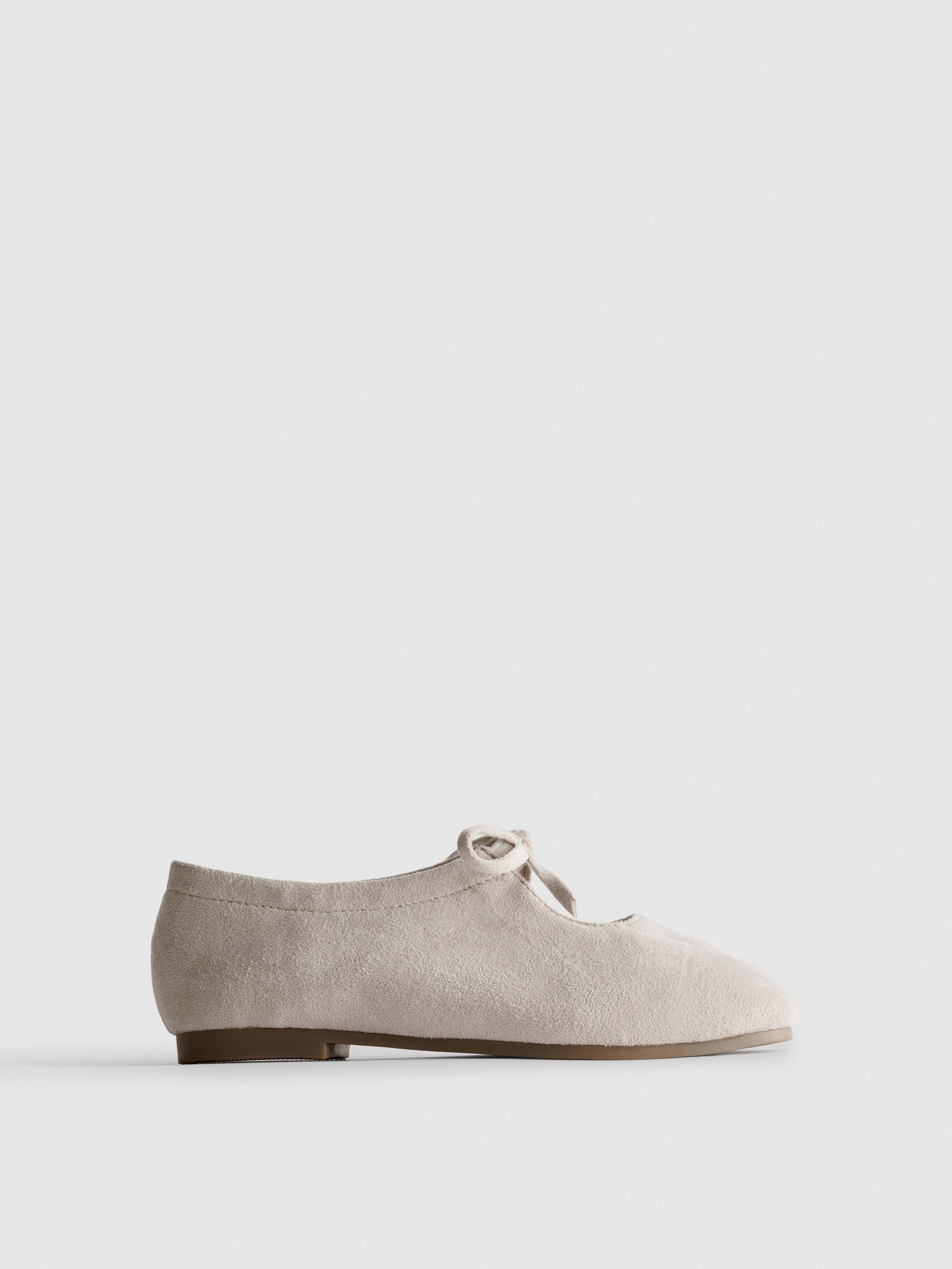 Bow Detail Ballet Pumps