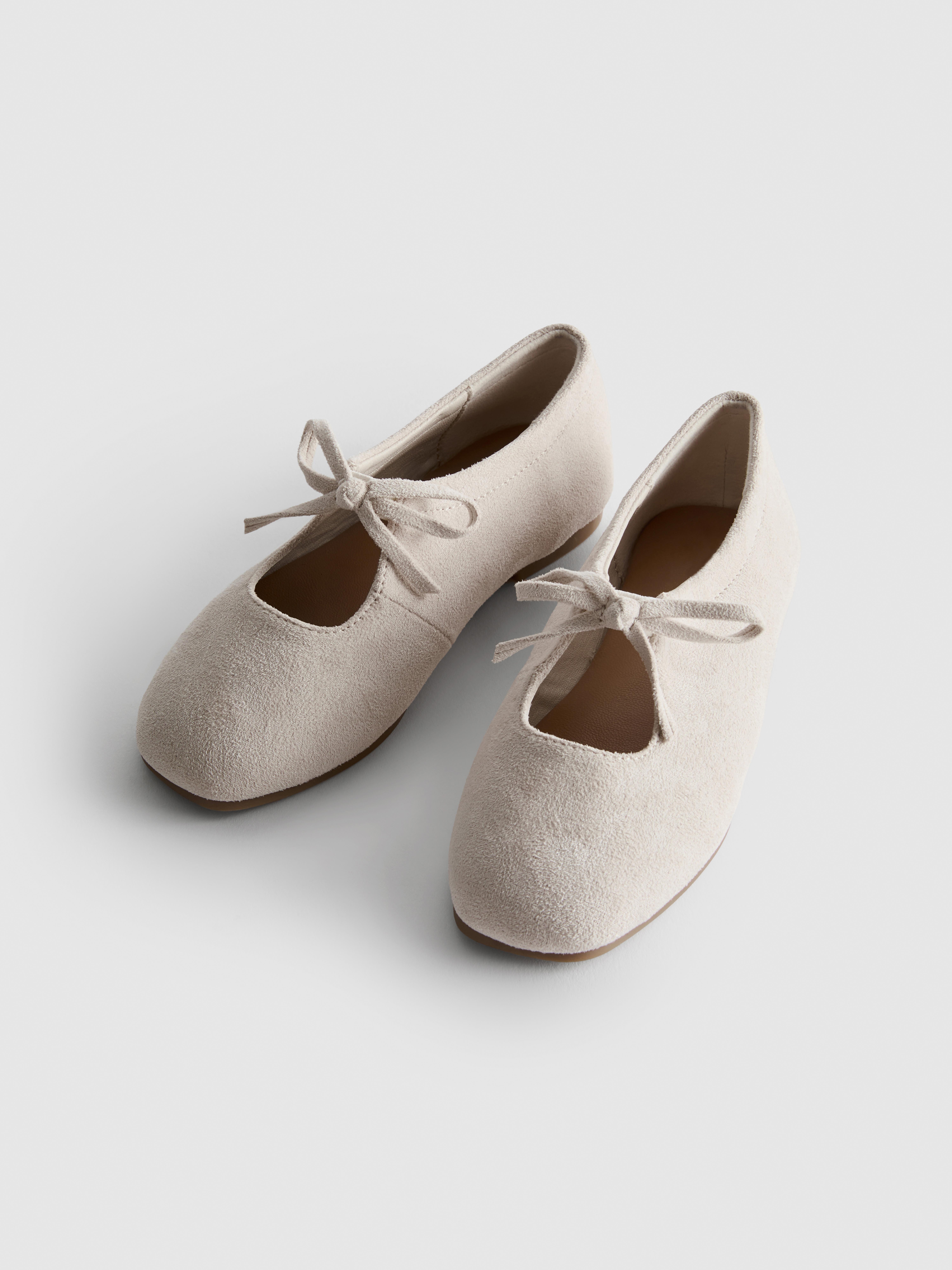 Bow Detail Ballet Pumps