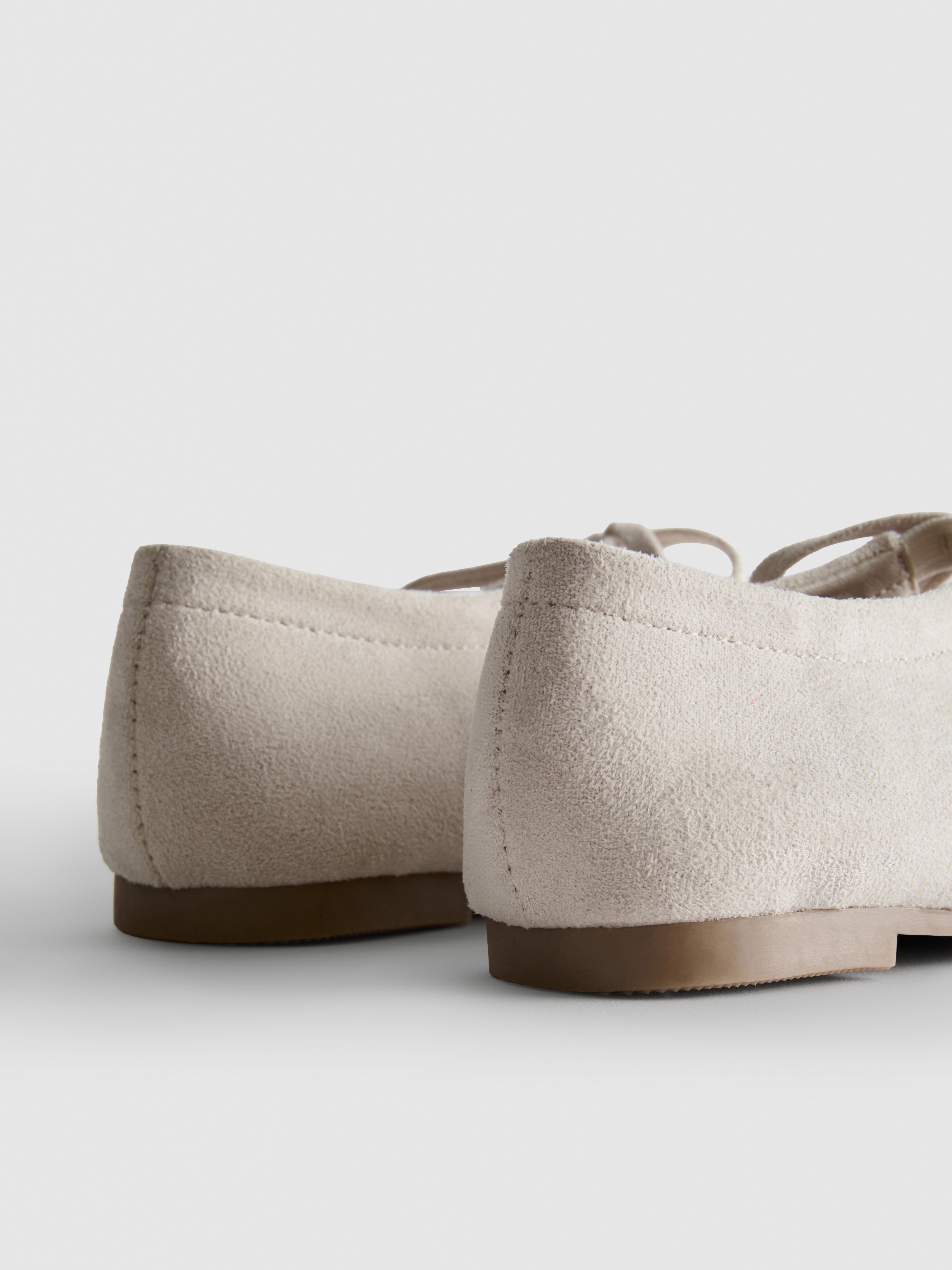 Bow Detail Ballet Pumps