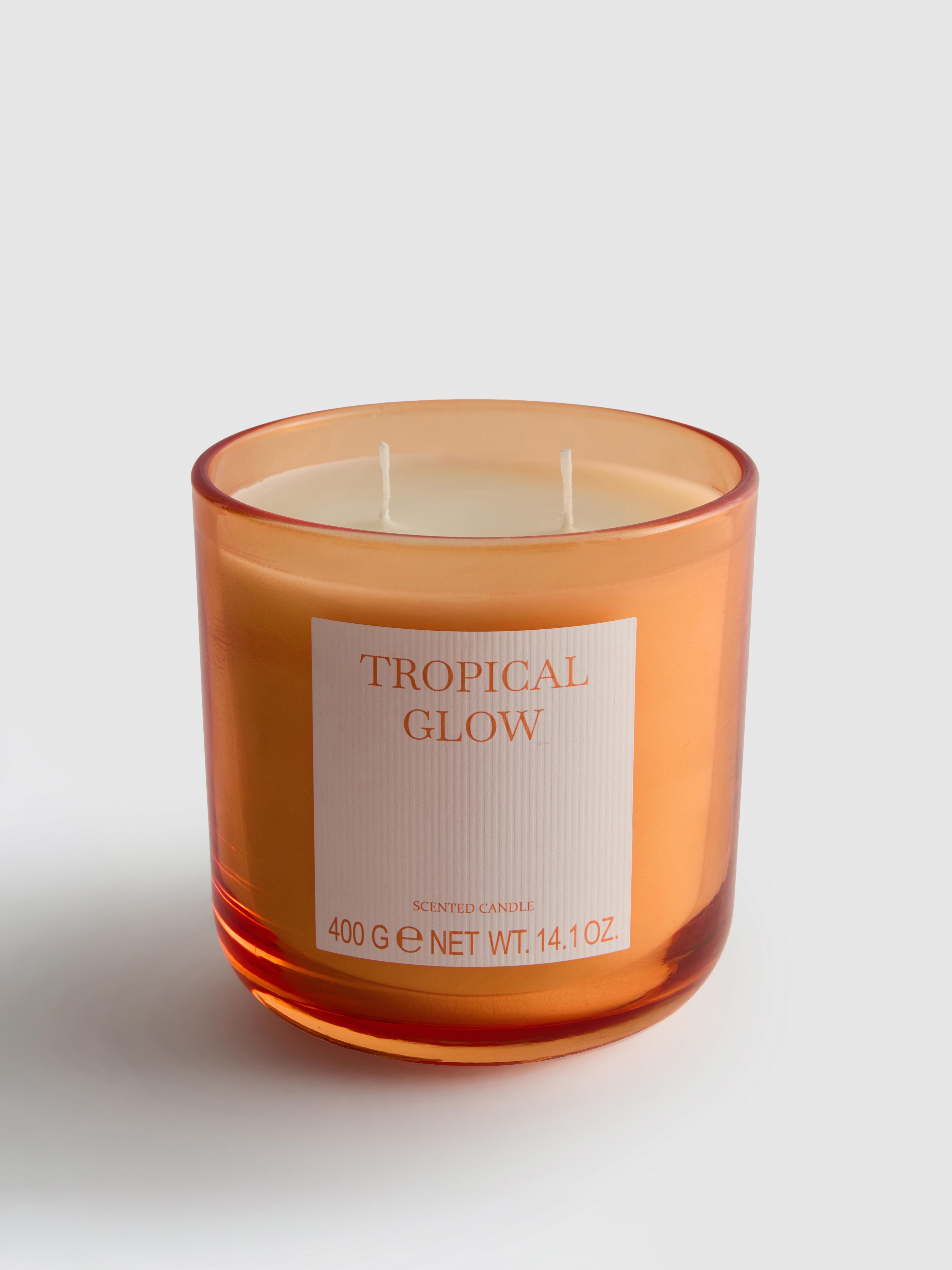 Vonná svíčka se dvěma knoty