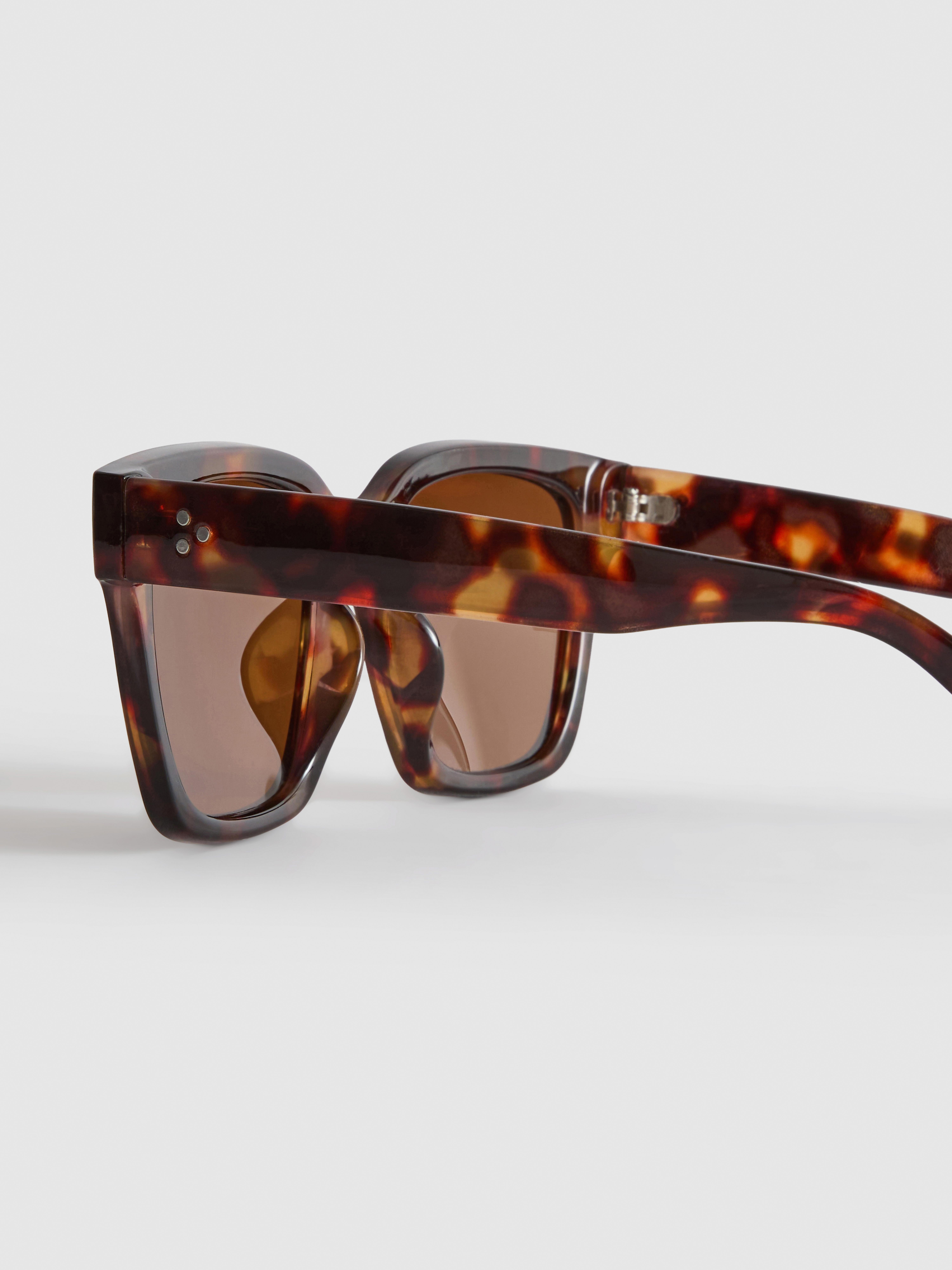 Oversized Cat Eye Sunglasses