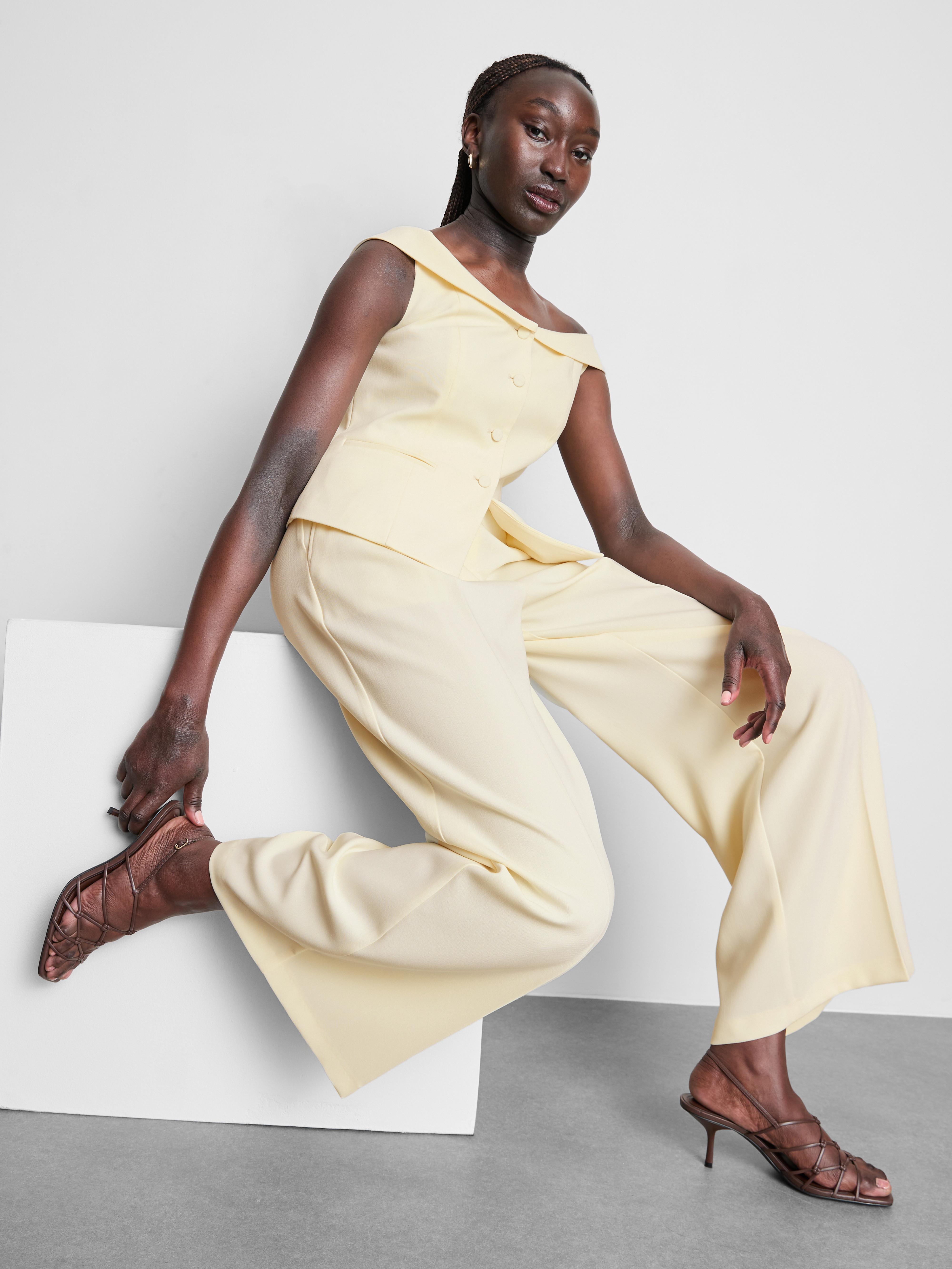 Mid-Rise Pleated Wide Leg Trousers