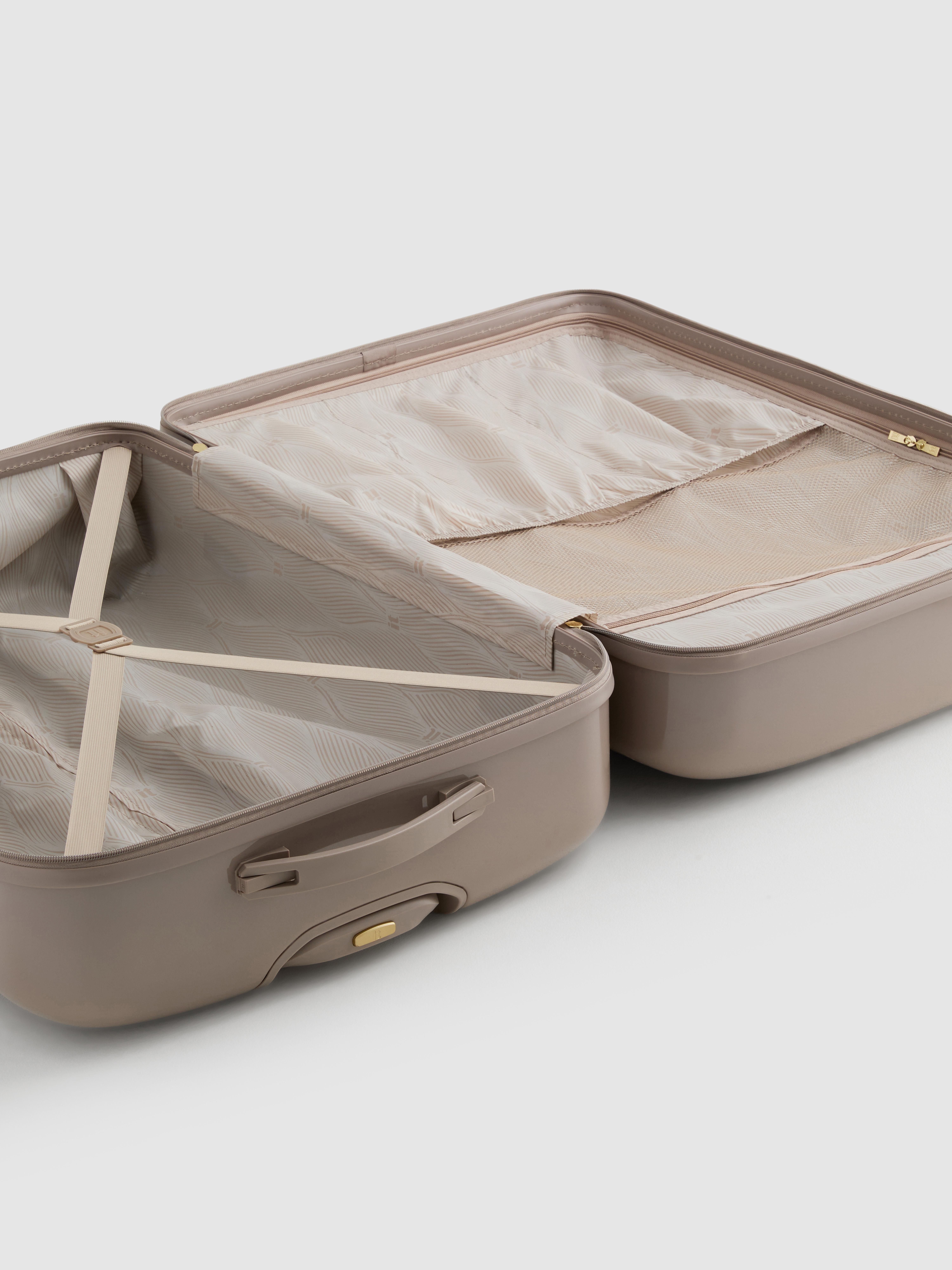 Mala rígida acolchoada