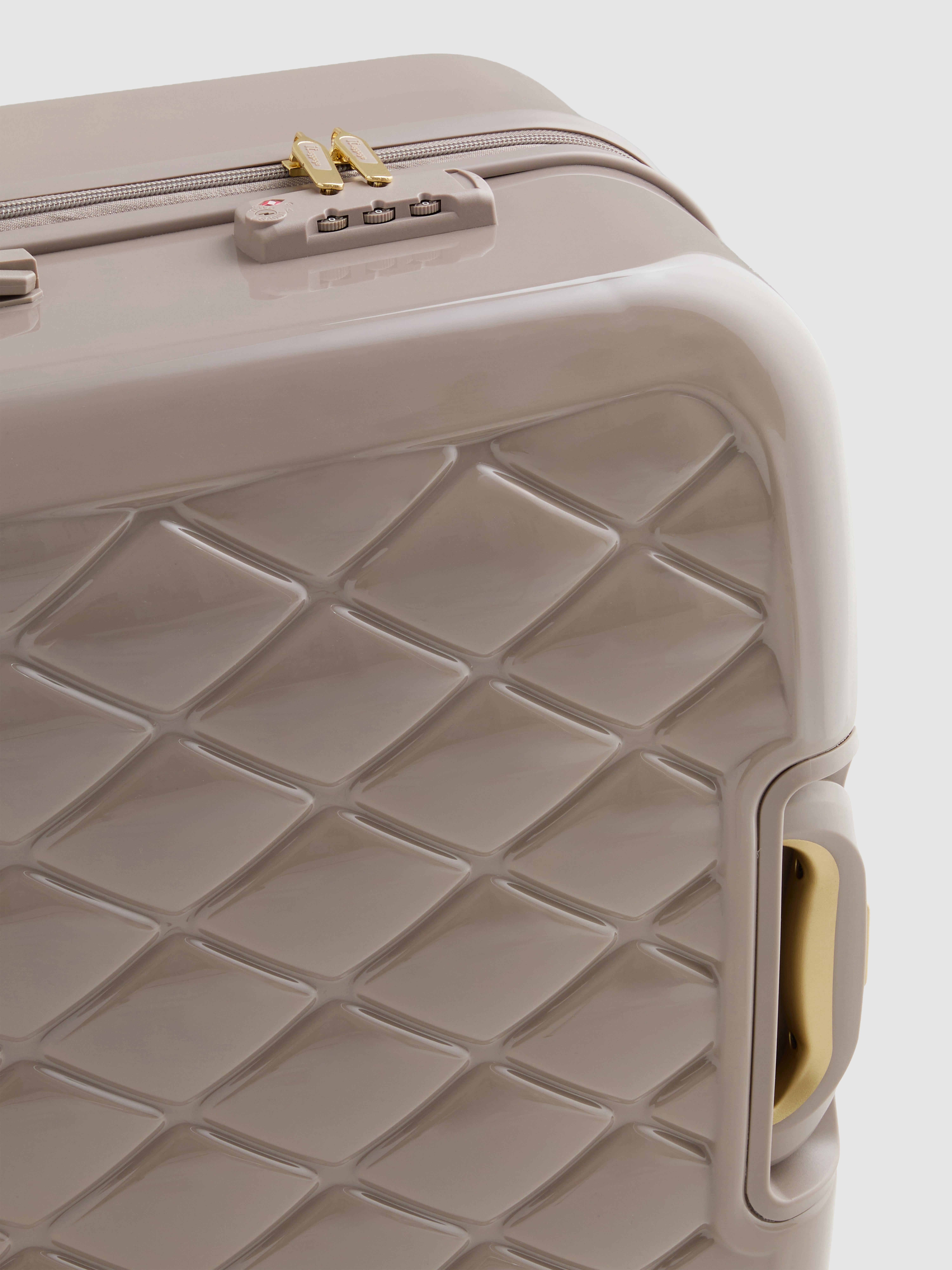 Mala rígida acolchoada