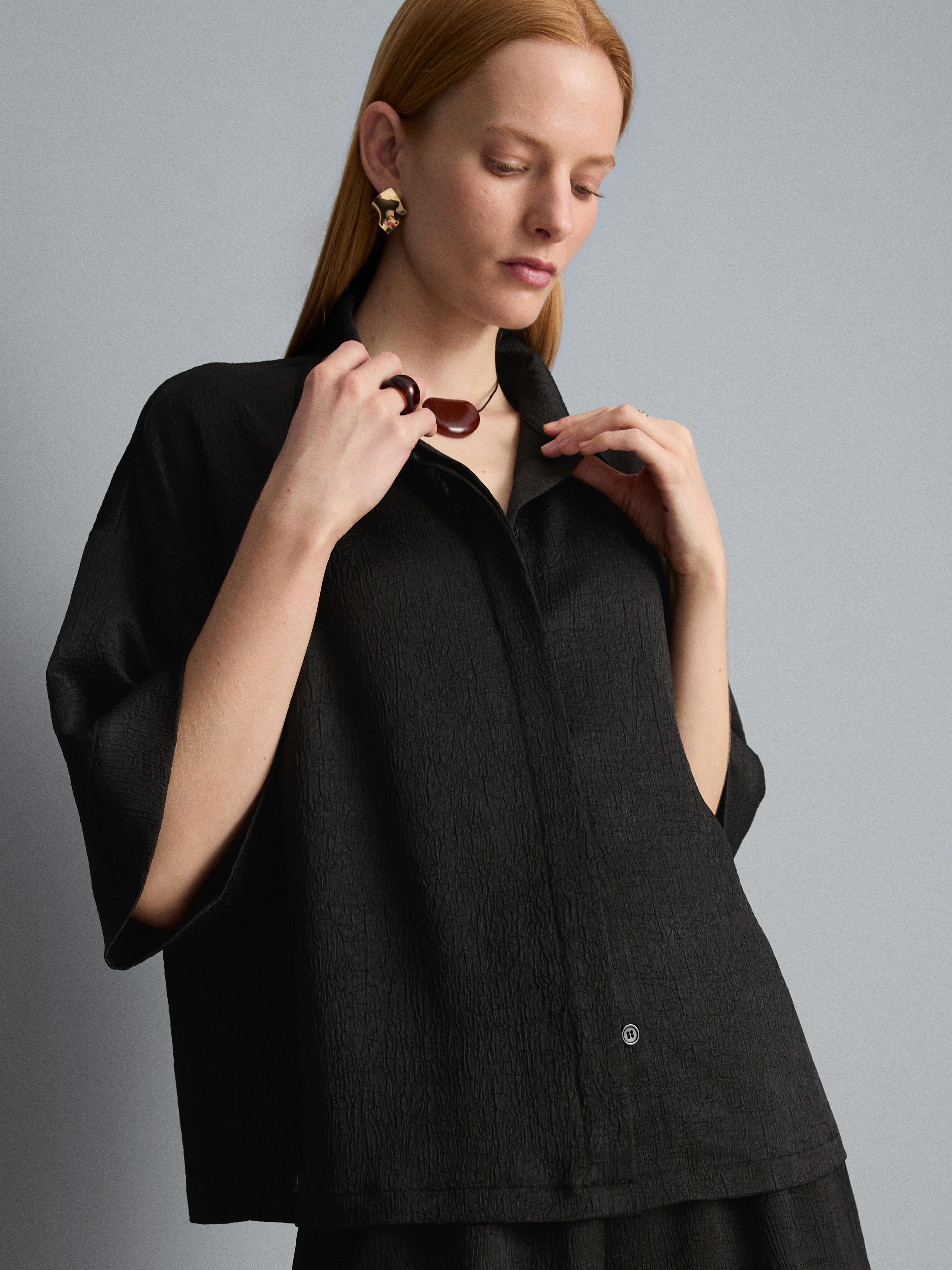 Chemise décontractée en satin texturé