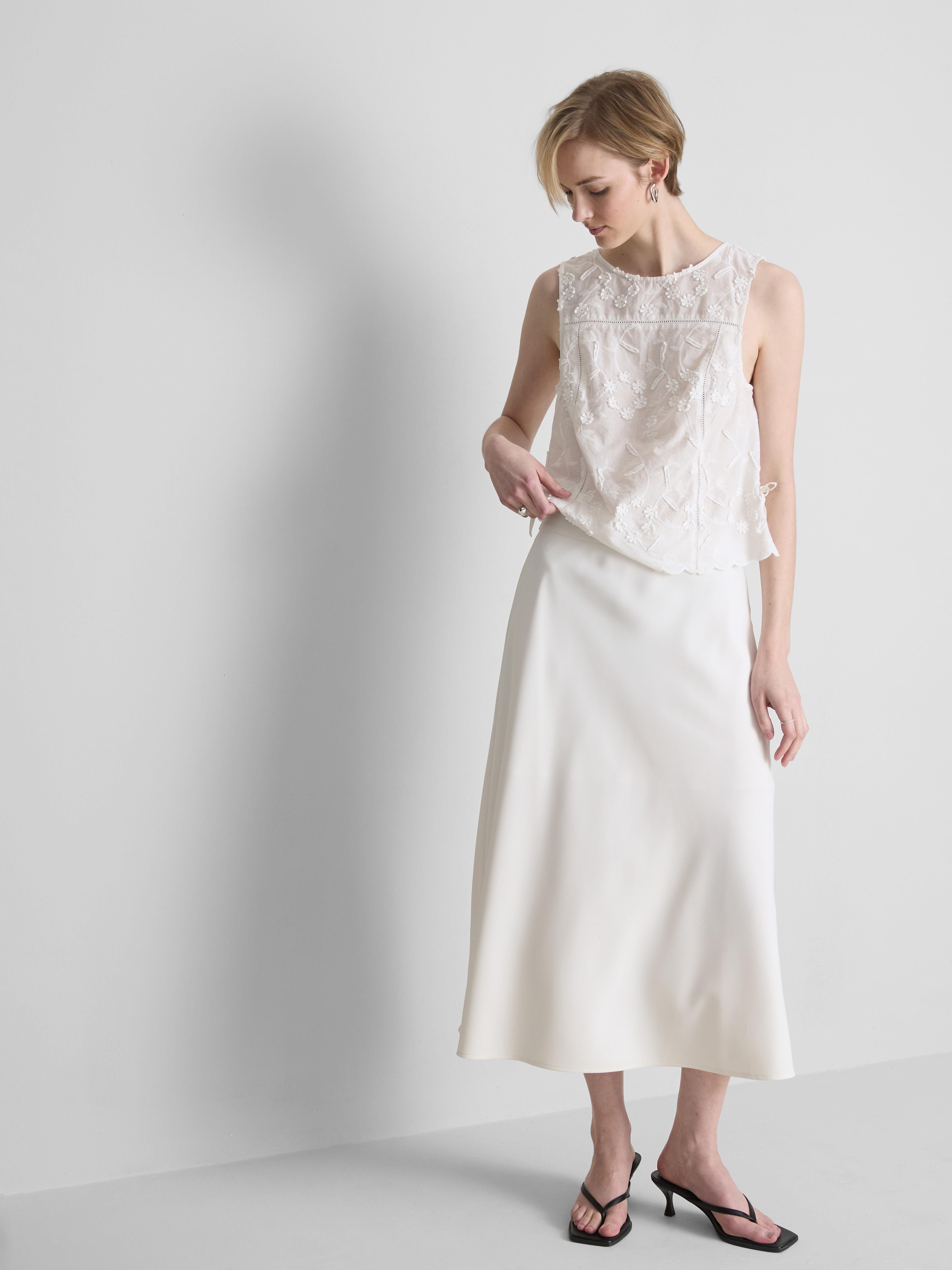 Falda midi cortada al bies de Lila