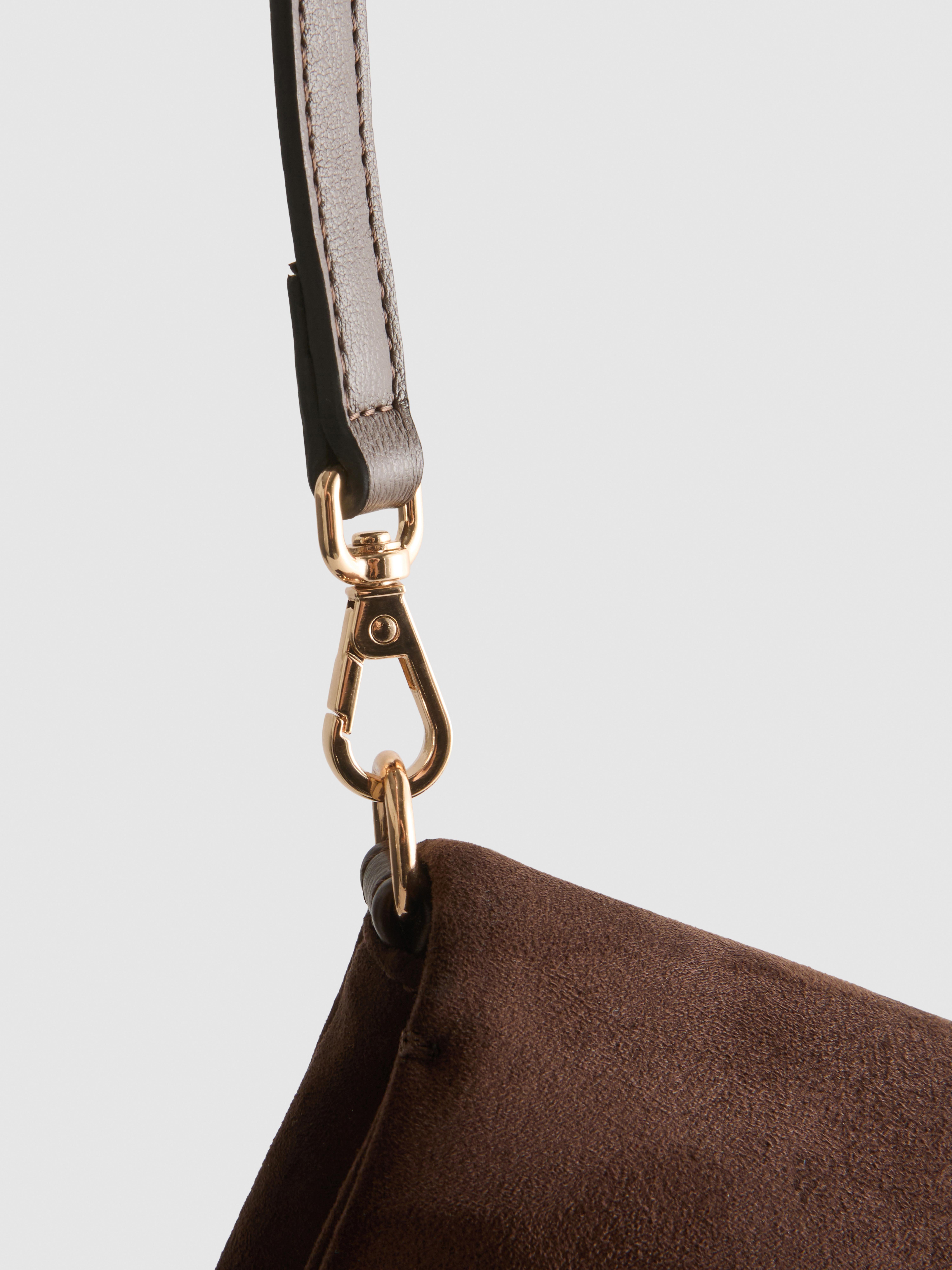 Pochette oversize in camoscio sintetico By Coleen