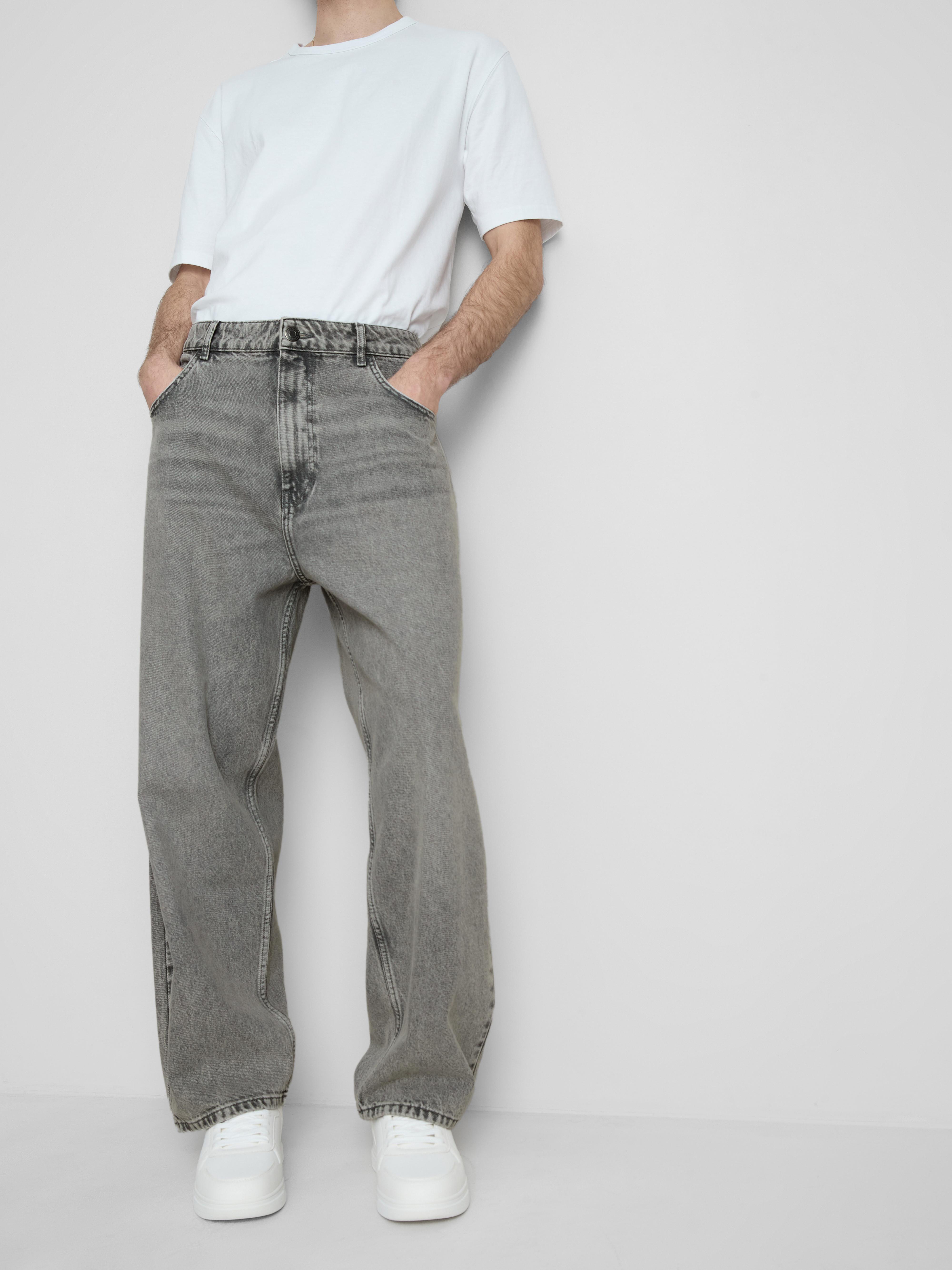 Mid-Rise Baggy Jeans