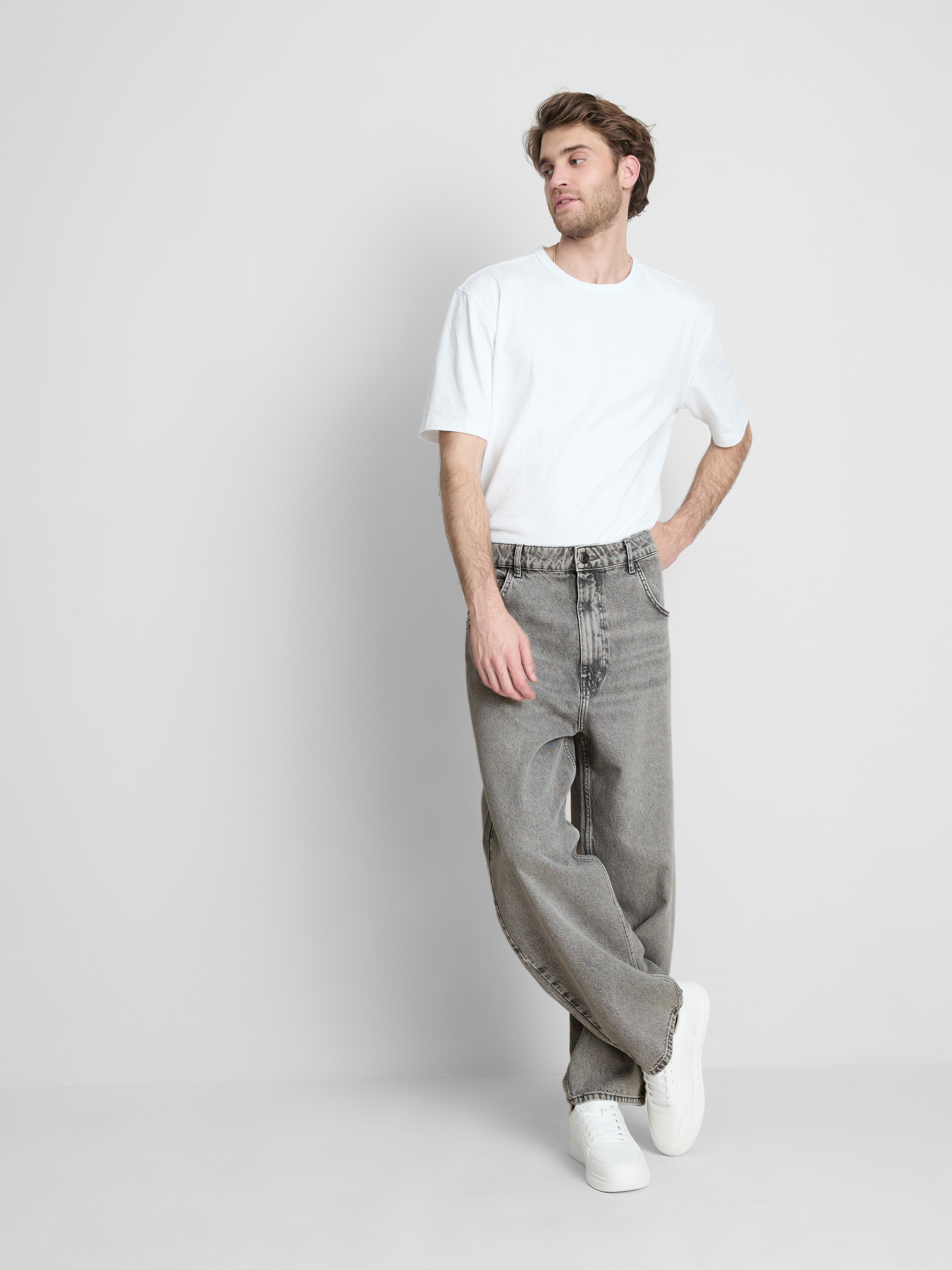 Mid-Rise Baggy Jeans