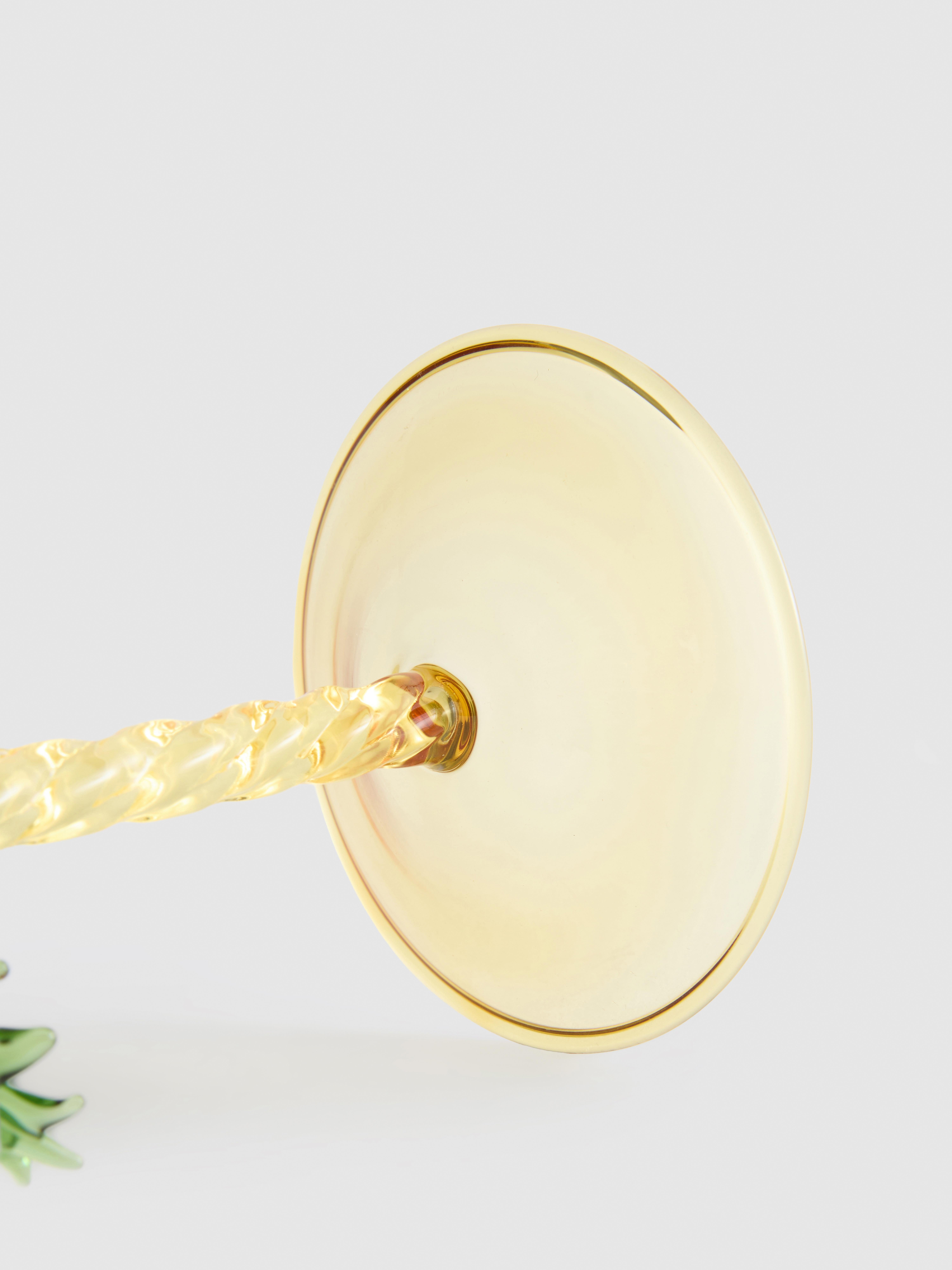 Wijnglas met gedraaide palmboomsteel