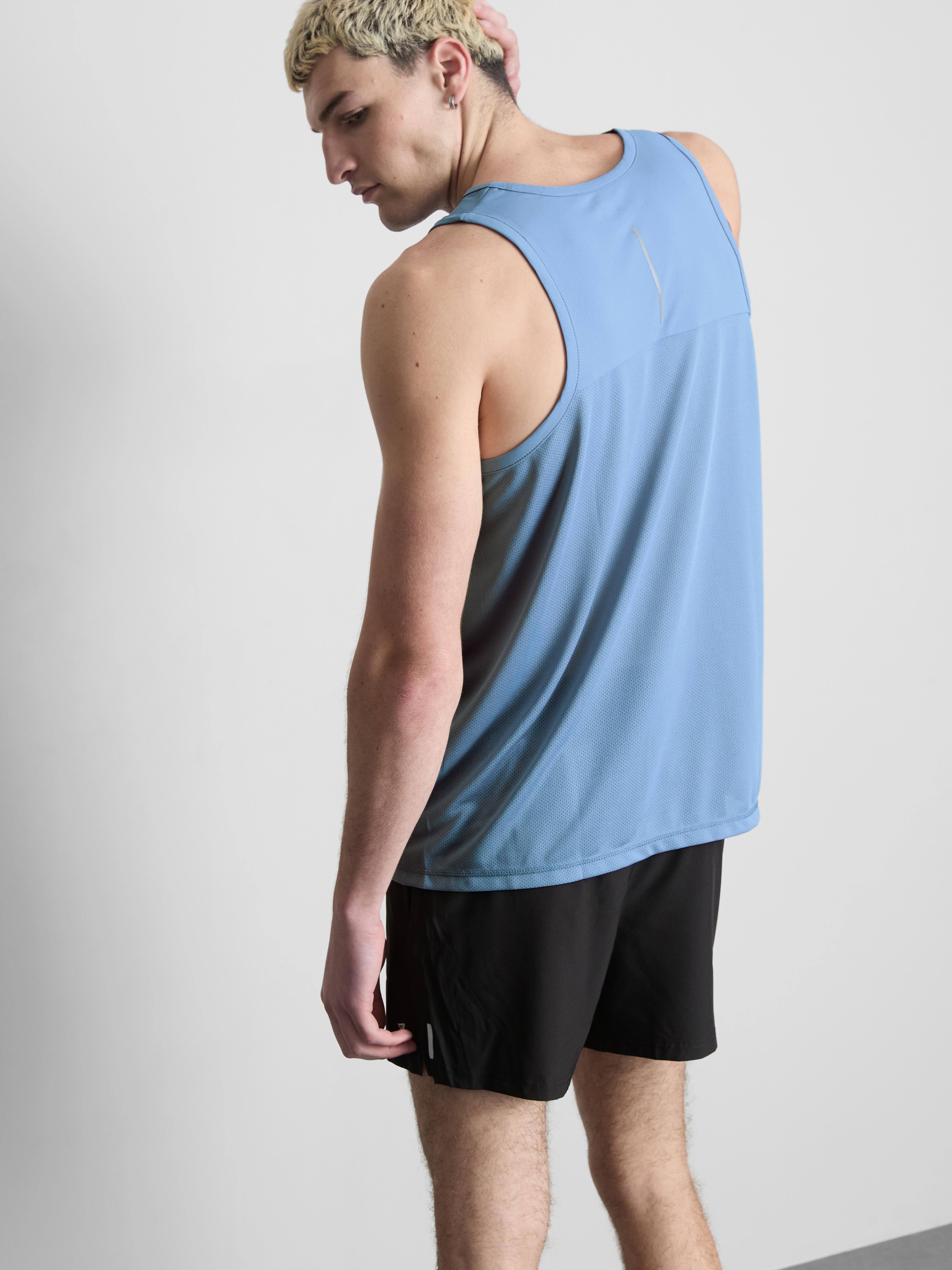 Sportowa koszulka bez rękawów