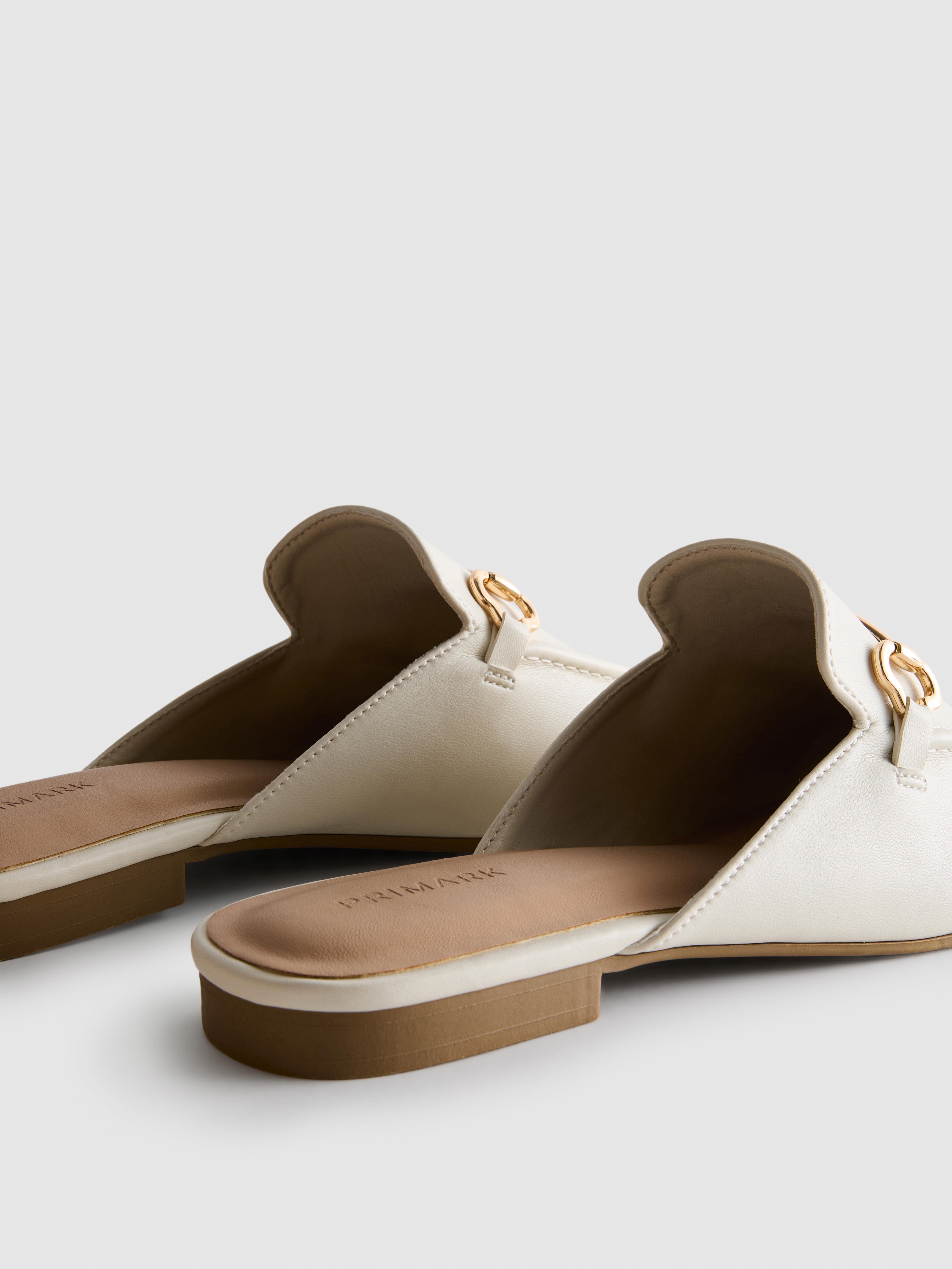 Loafers van imitatieleer met gesp