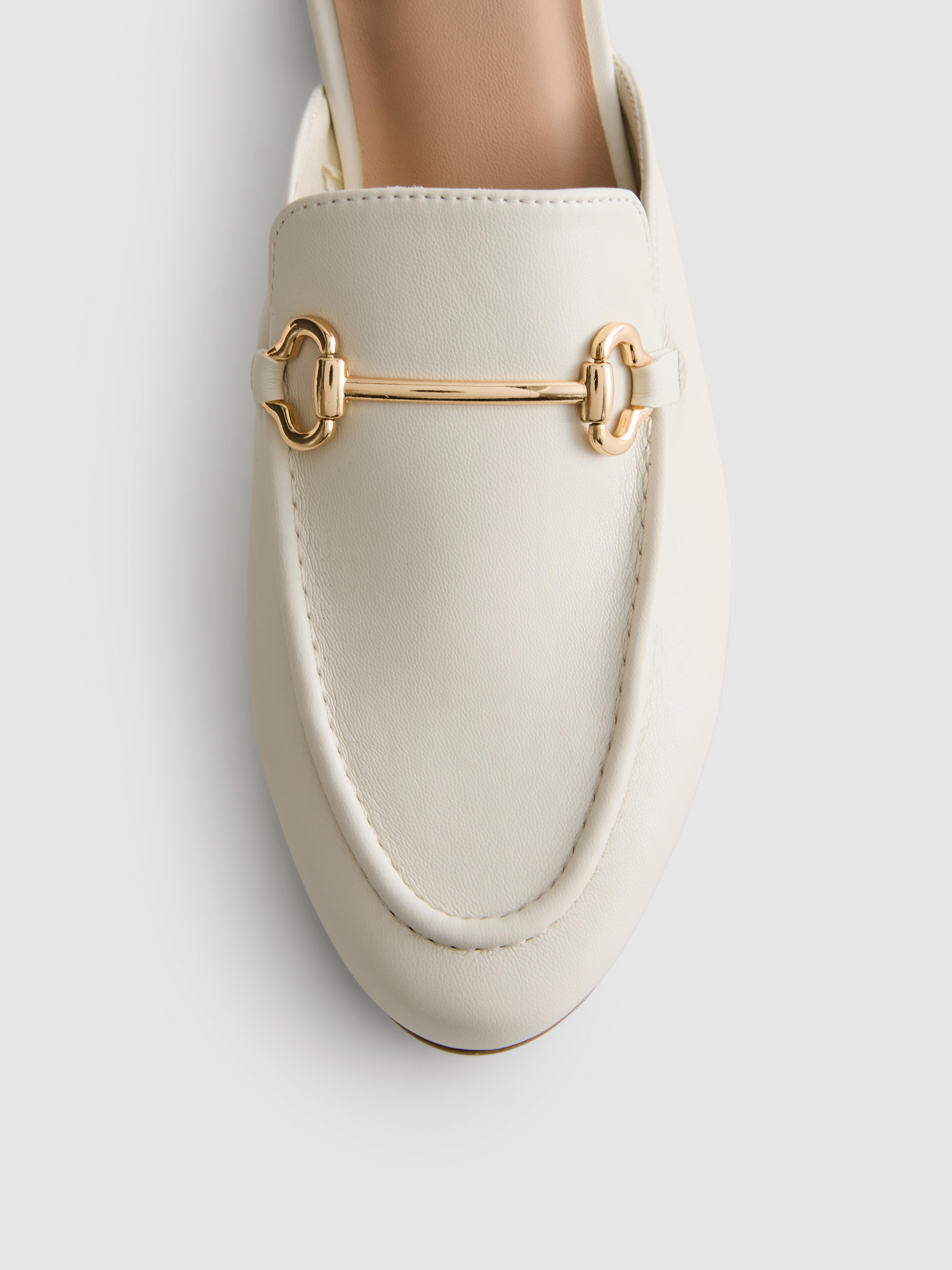 Loafers van imitatieleer met gesp