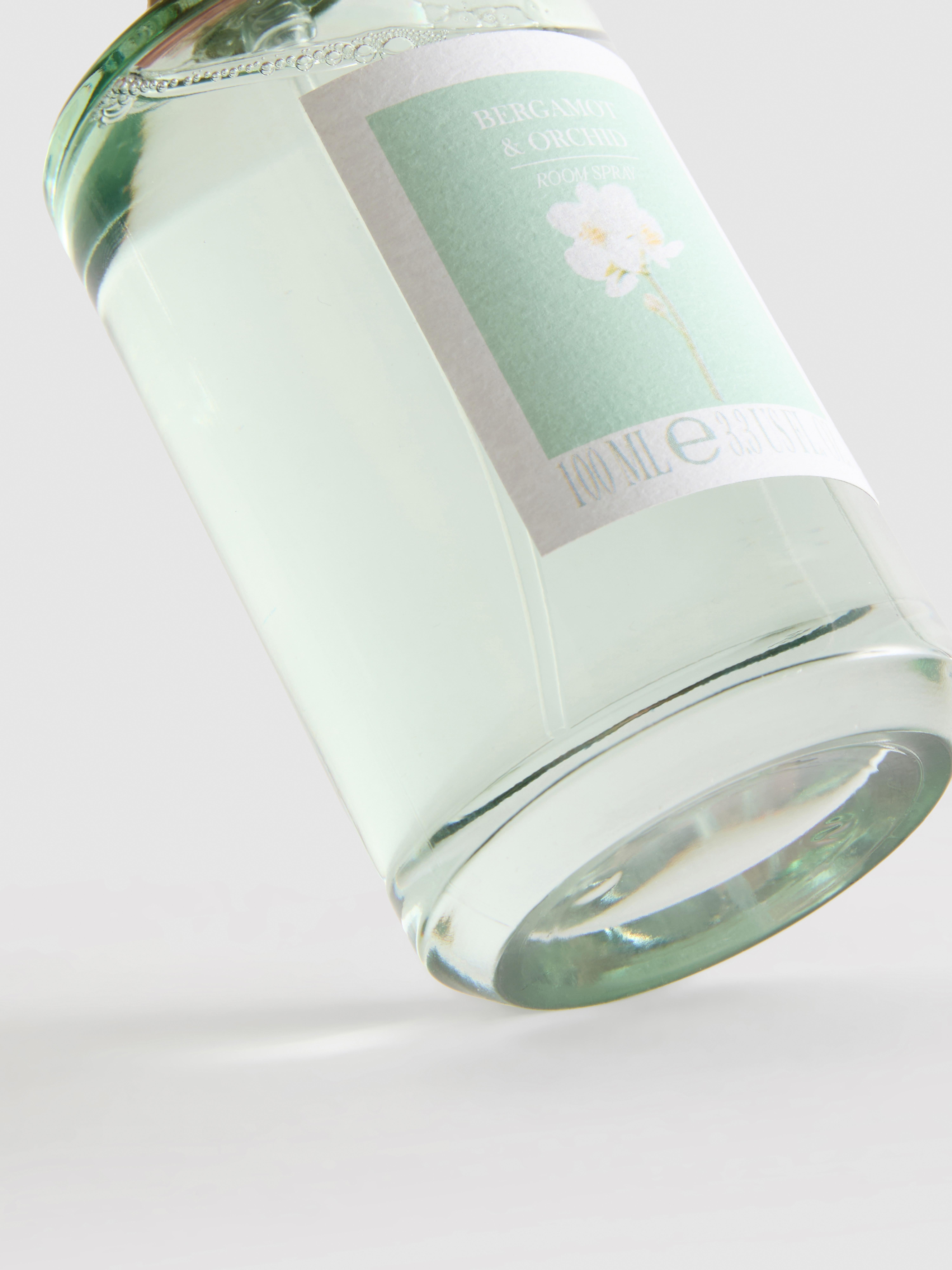 Duftendes Raumspray in Glasflasche