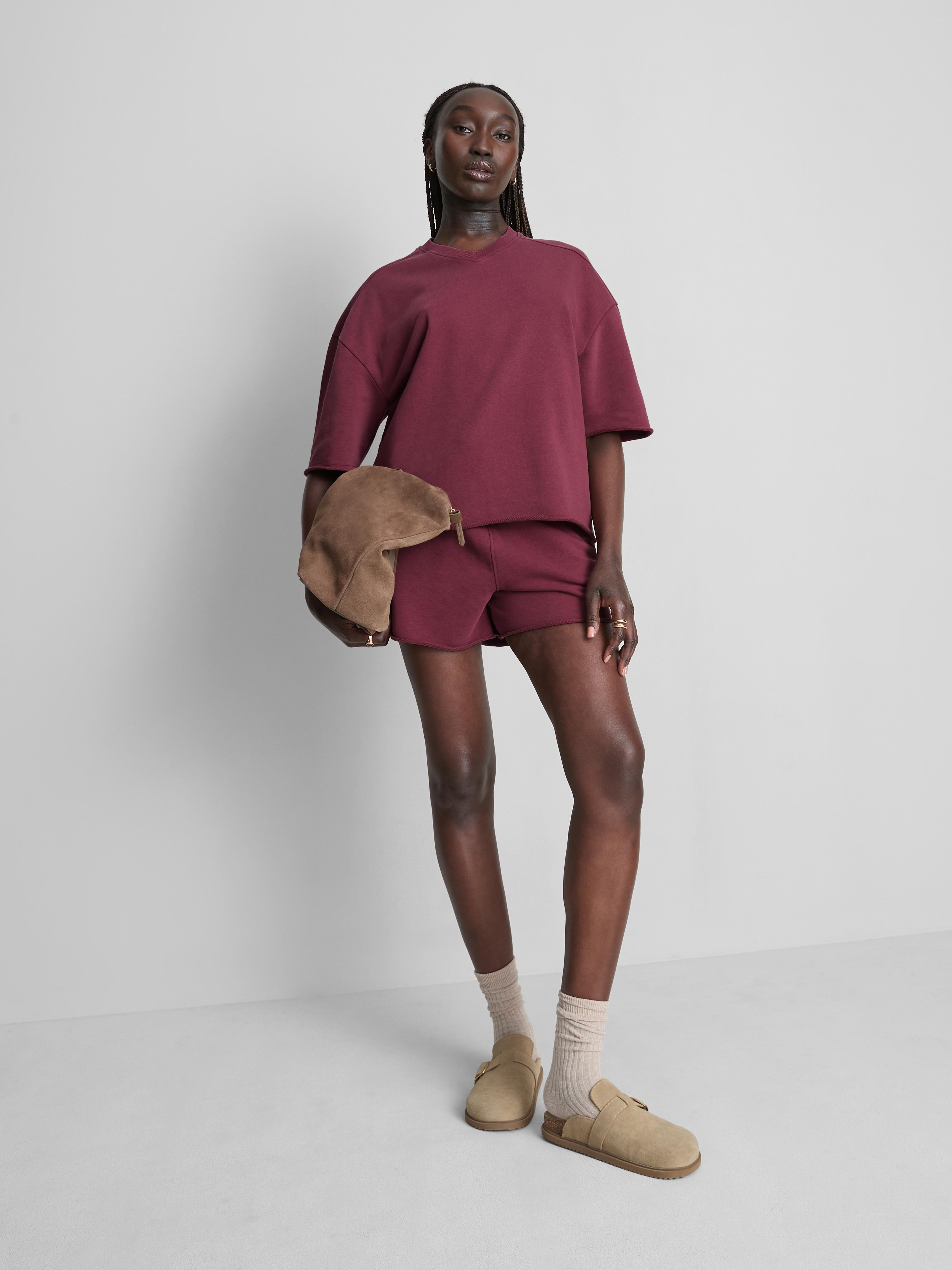 Maglietta squadrata con scollo a V