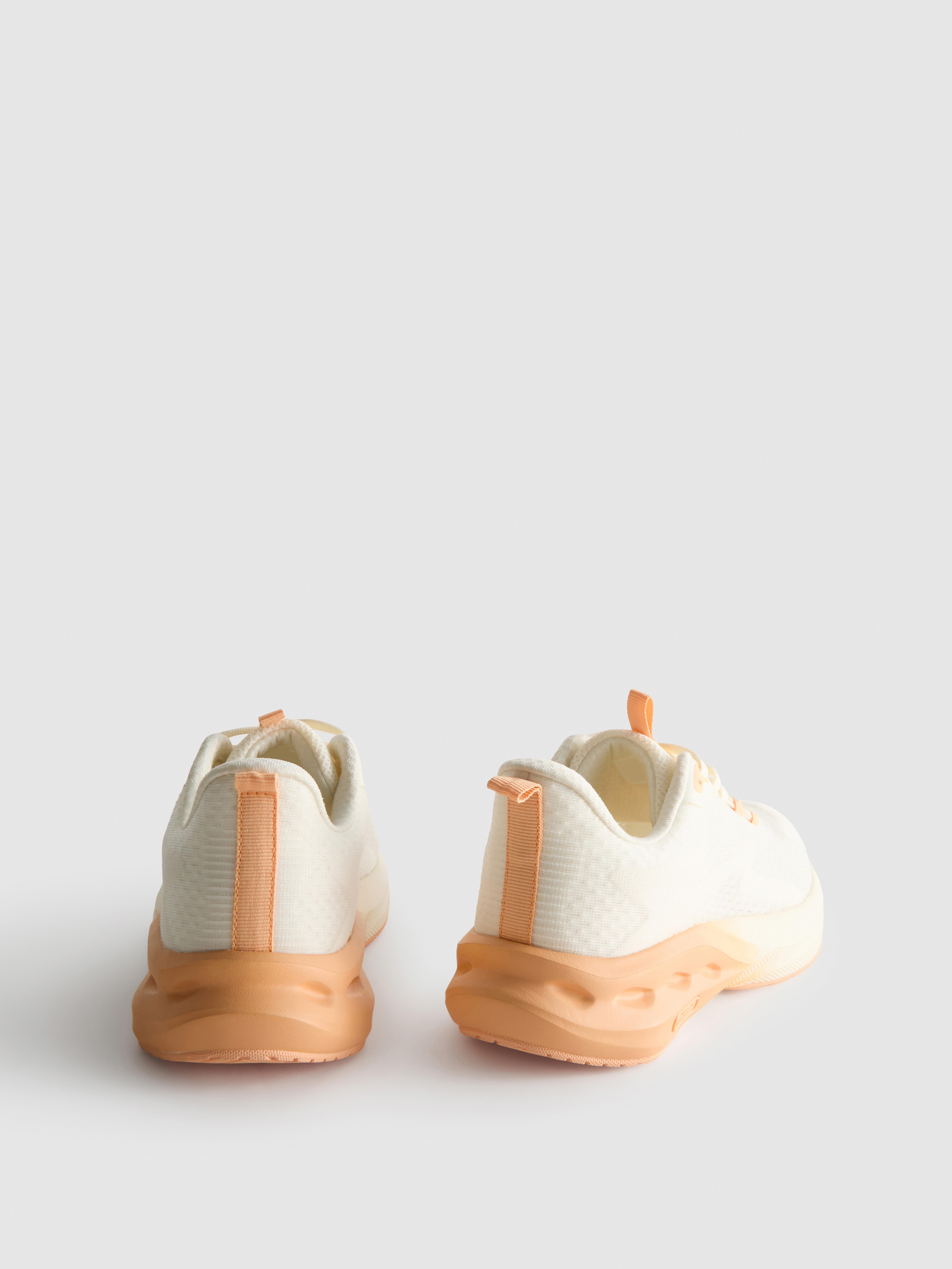 Laufsneaker mit FoamFlex-Dämpfung