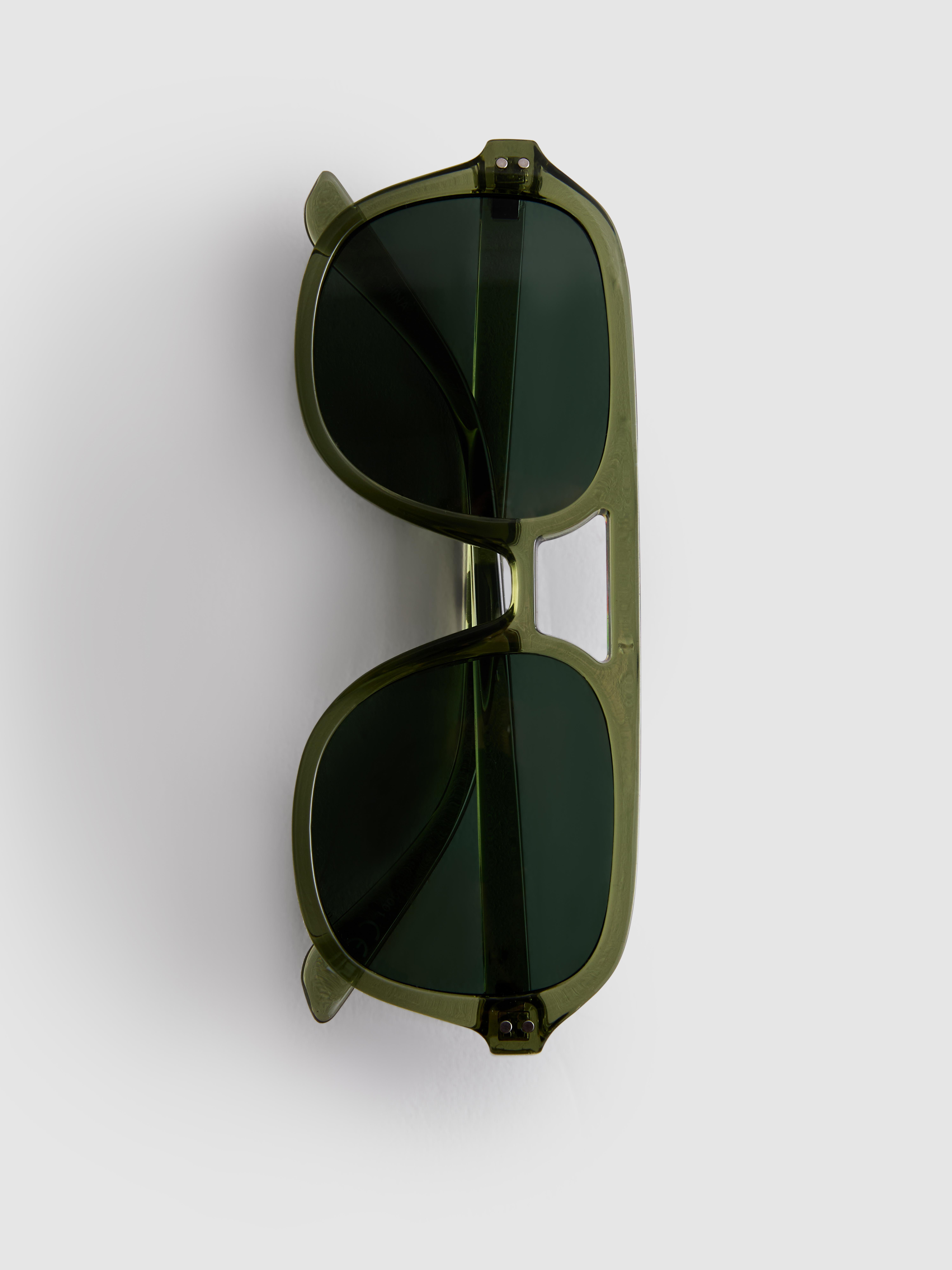 Aviator Style Sunglasses