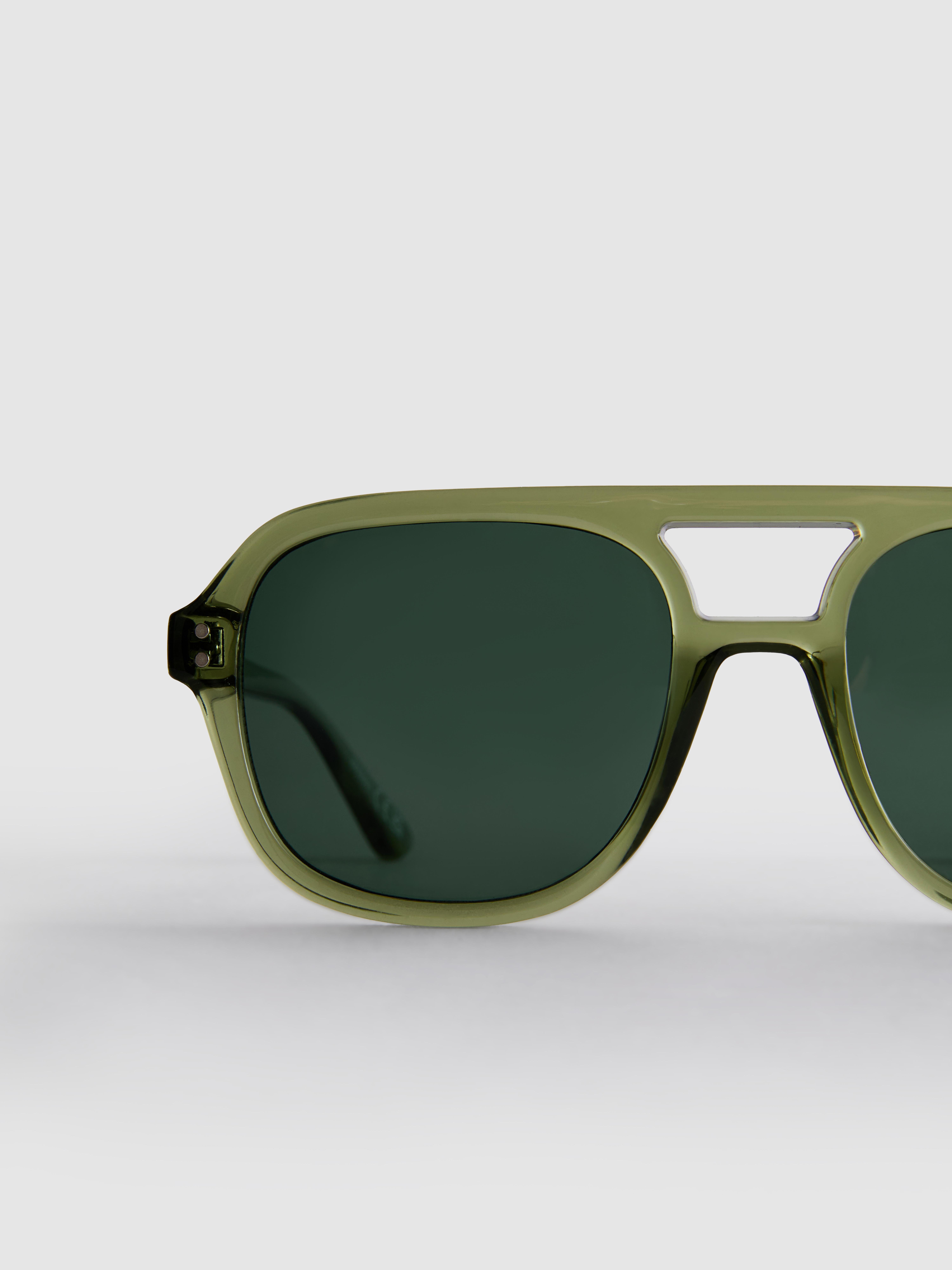 Aviator Style Sunglasses