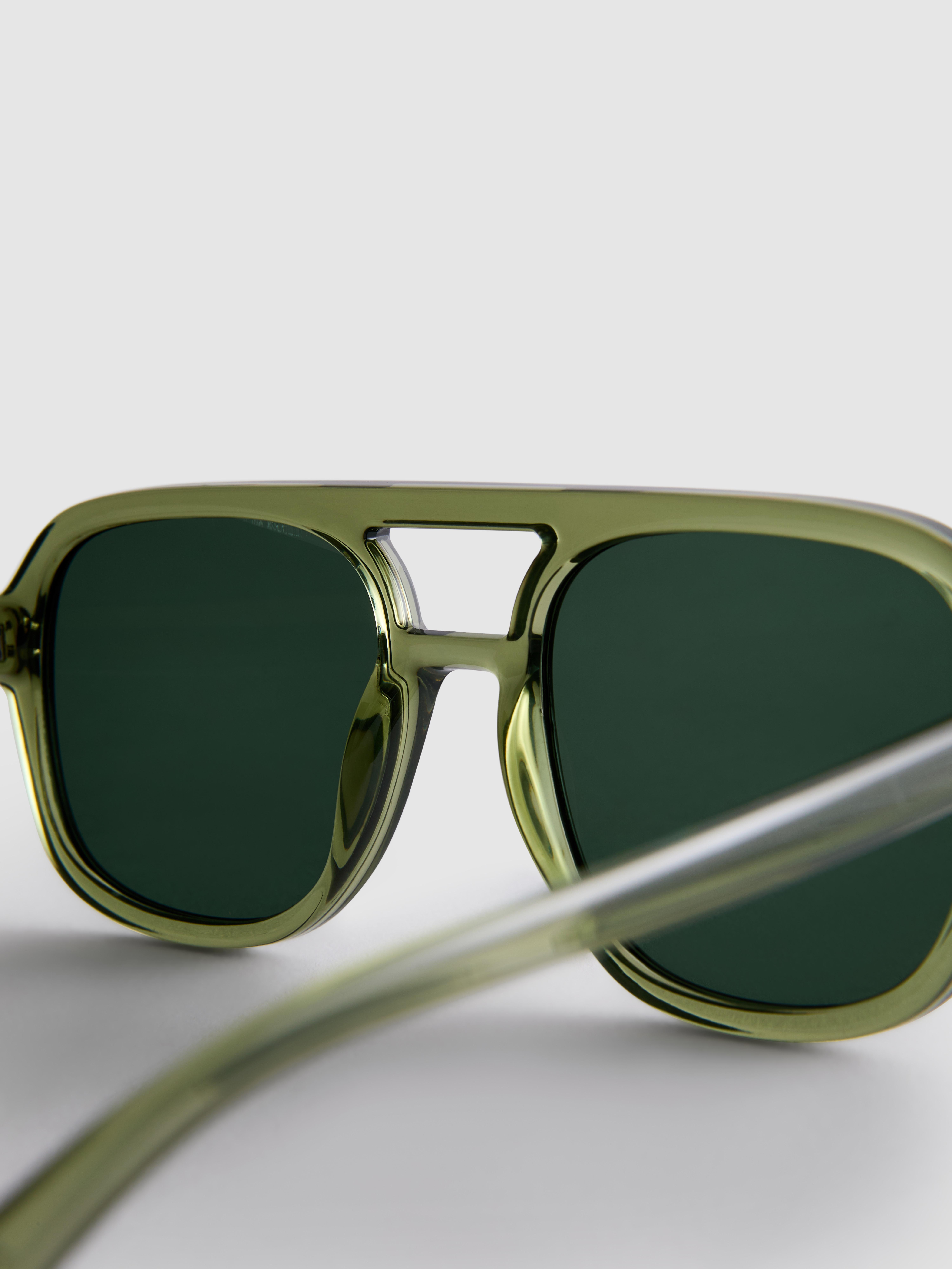 Aviator Style Sunglasses