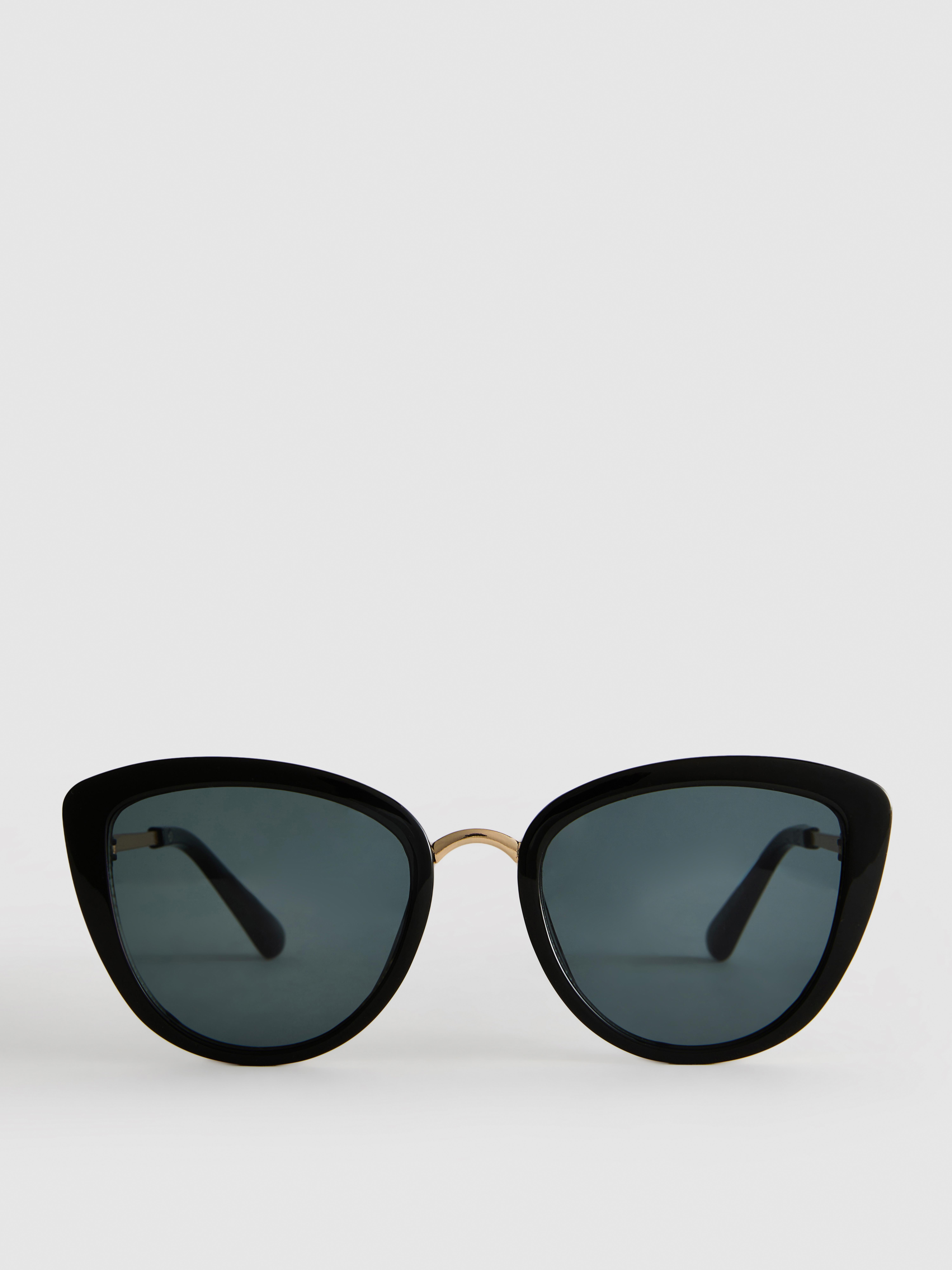 Okulary przeciwsłoneczne w kształcie kociego oka