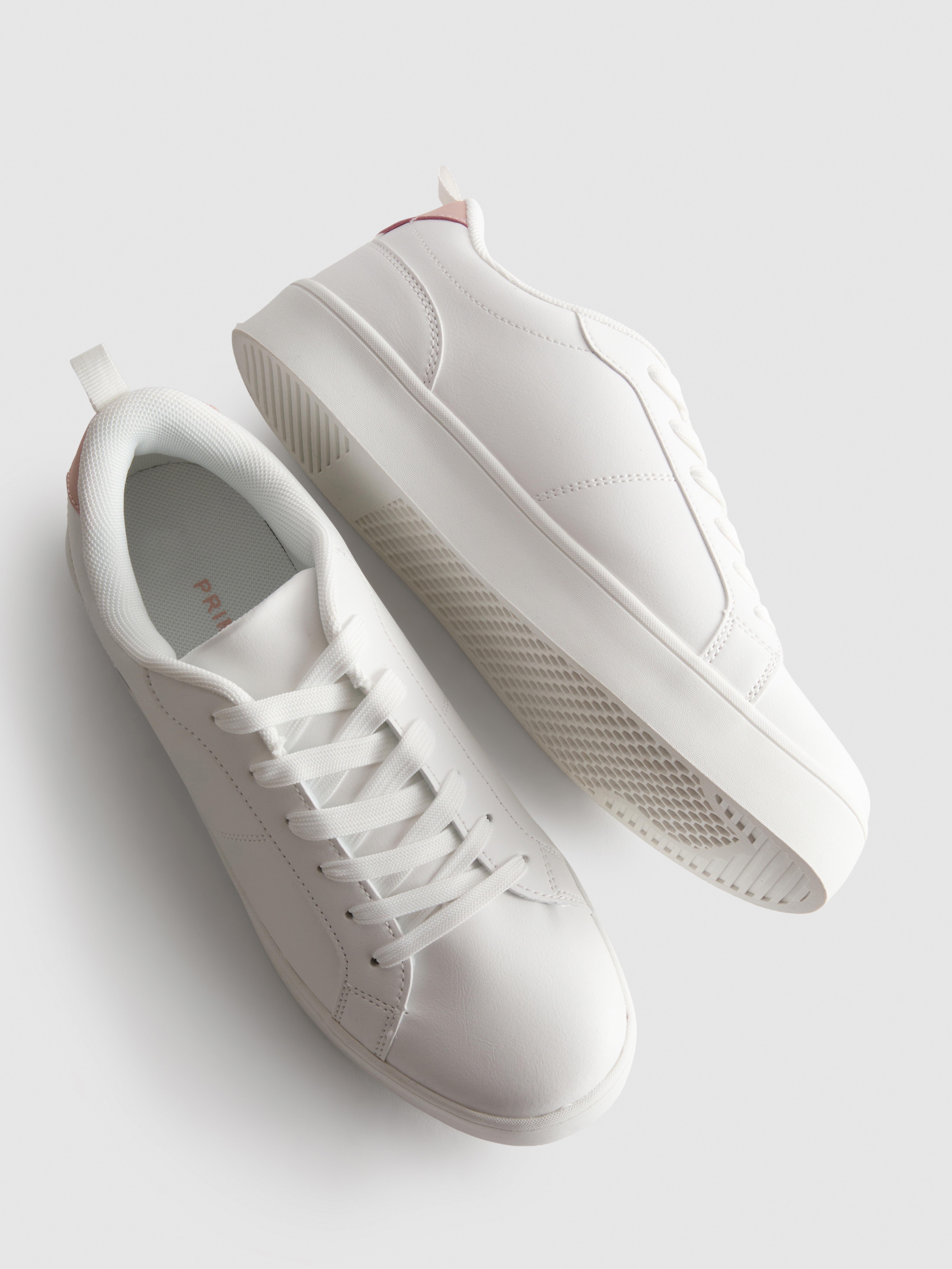 Klassische Low-Top-Sneaker