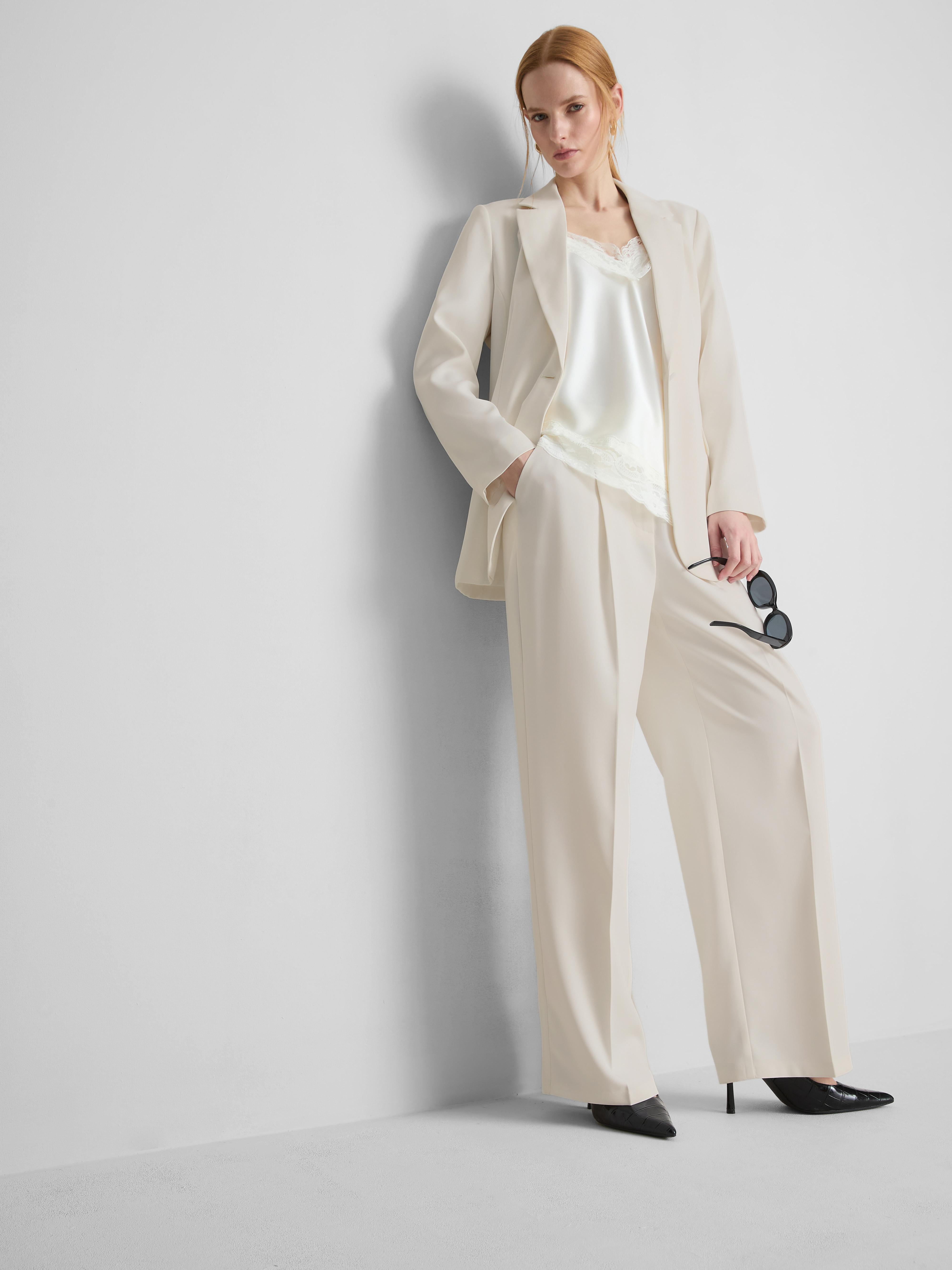 Pantalones rectos con pinzas de Lila