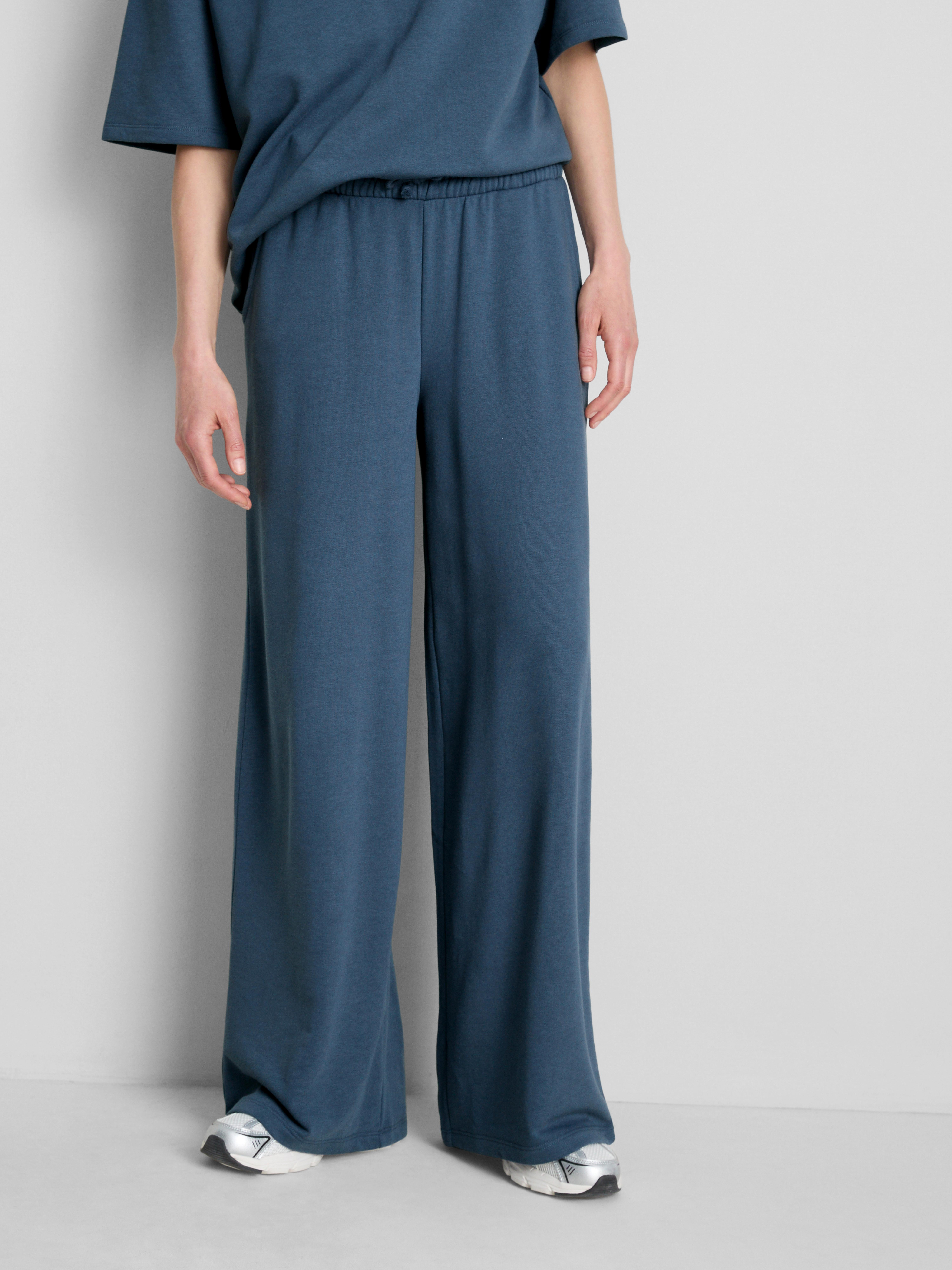 Jogginghose mit weitem Bein und hohem Baumwollanteil