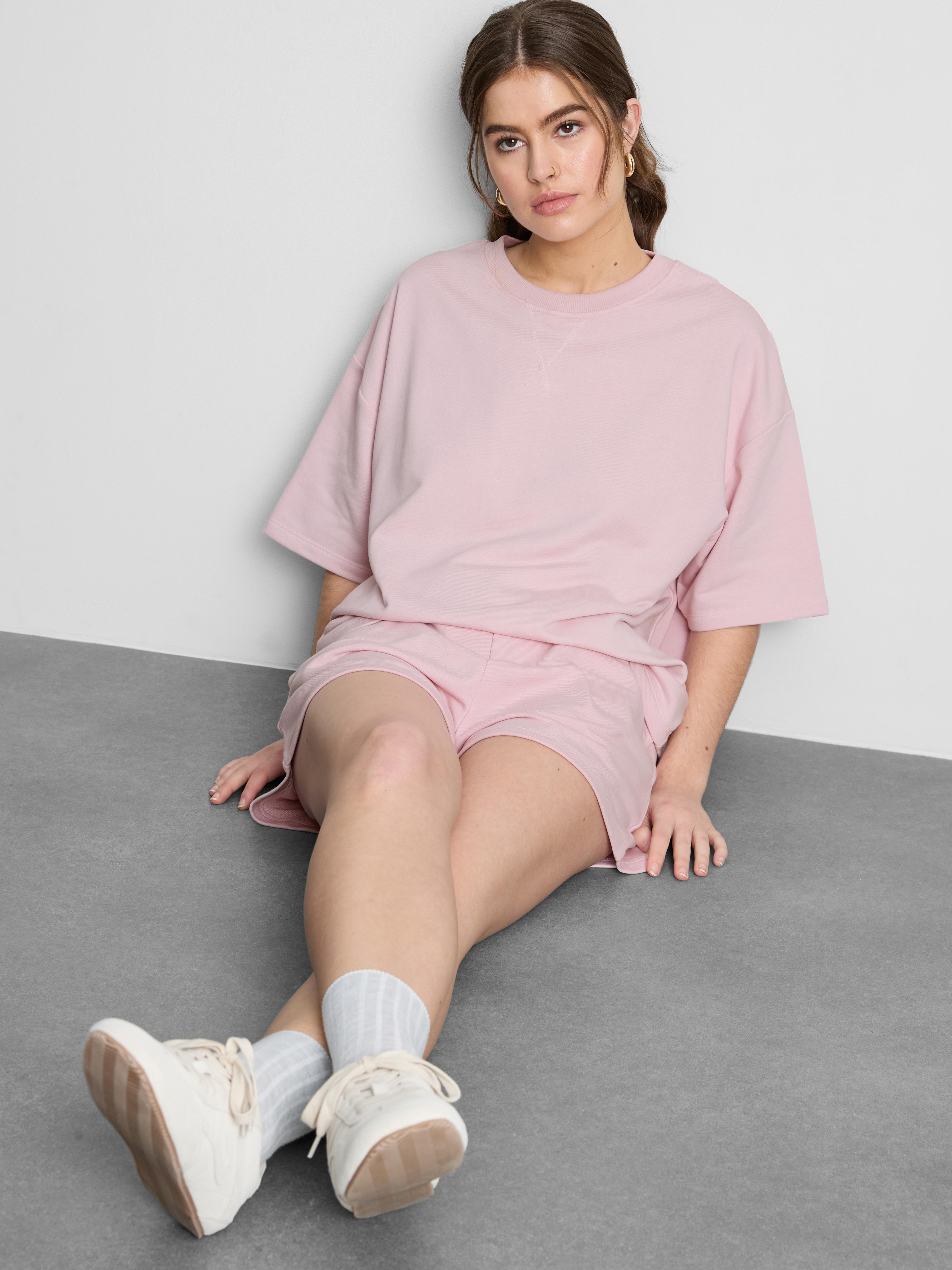 Magas pamuttartalmú, laza szabású póló