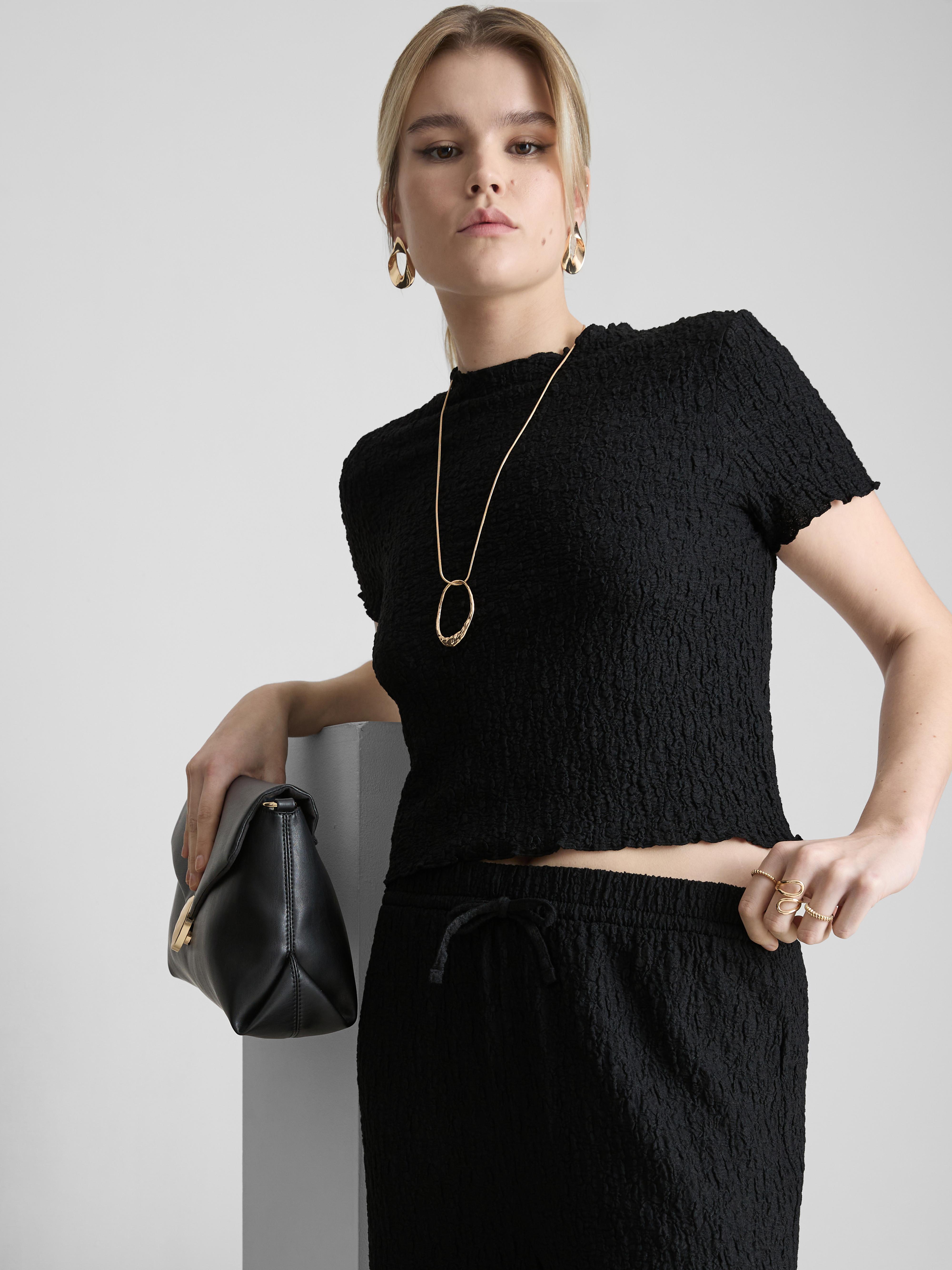 Top s krátkym rukávom z krčeného materiálu