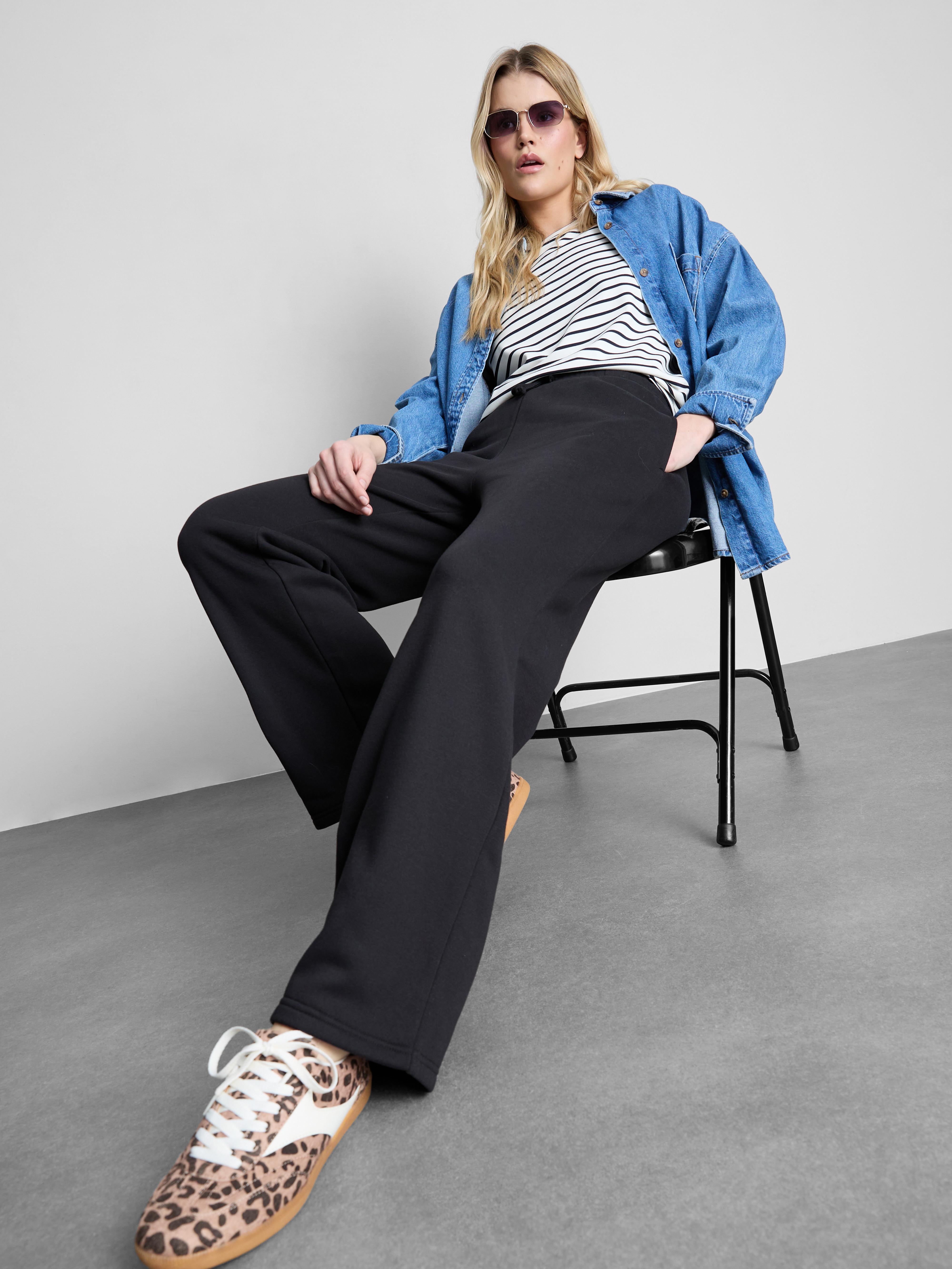 Klasické rovné tepláky